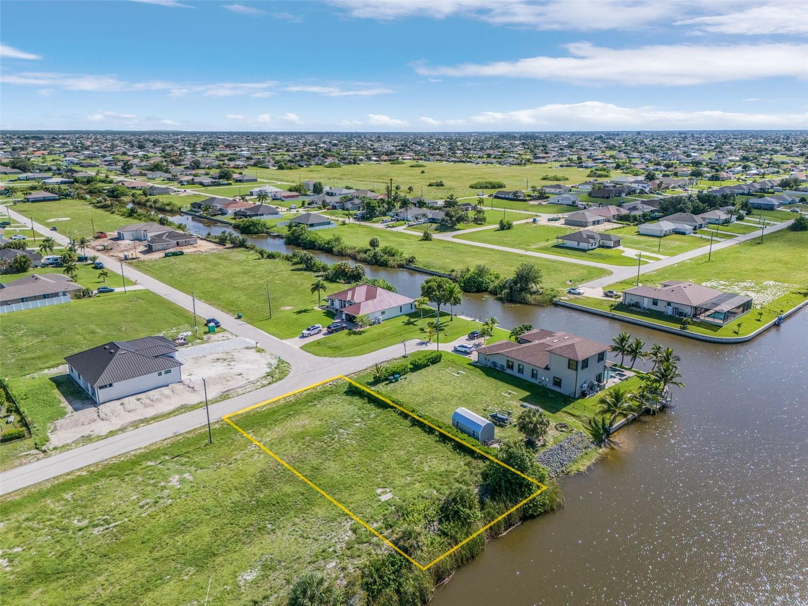 CAPE CORAL - Land