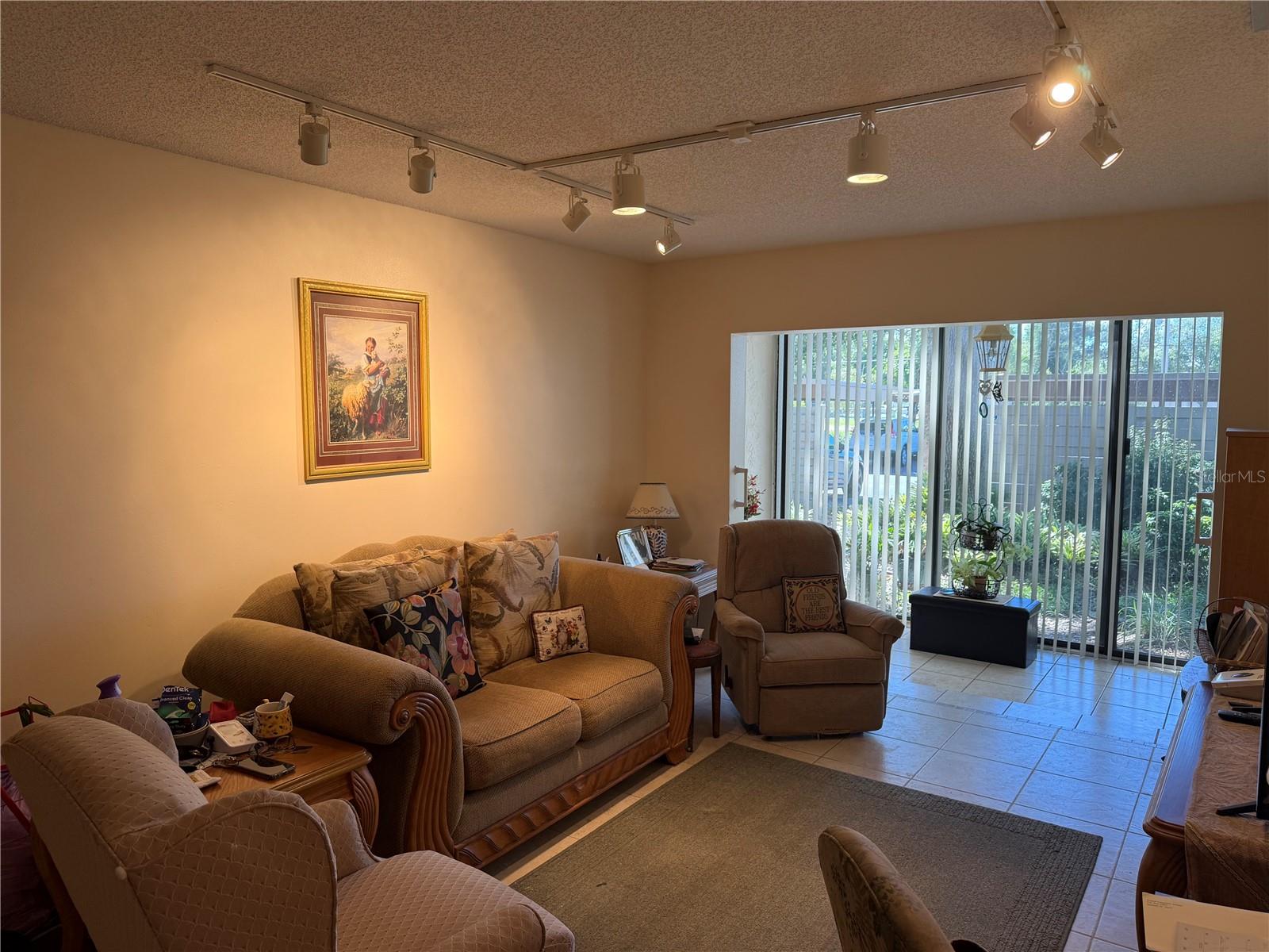 BIRD BAY V - Residential