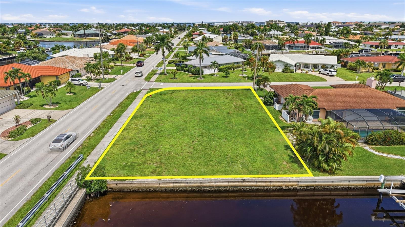 PUNTA GORDA ISLES SEC 07 - Land