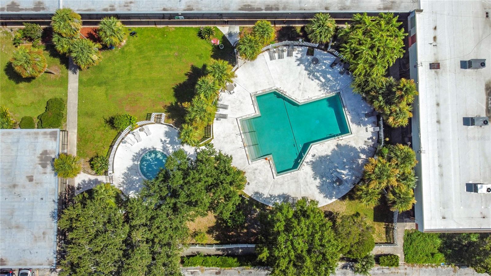 SANDLAKE COURTYARDS CONDO 5901/3515 - Residential