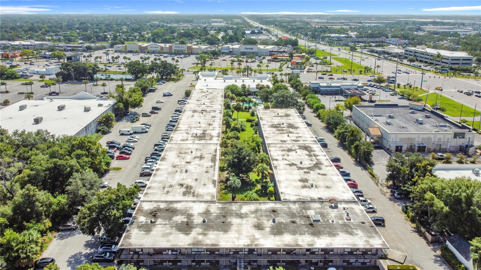 SANDLAKE COURTYARDS CONDO 5901/3515 - Residential