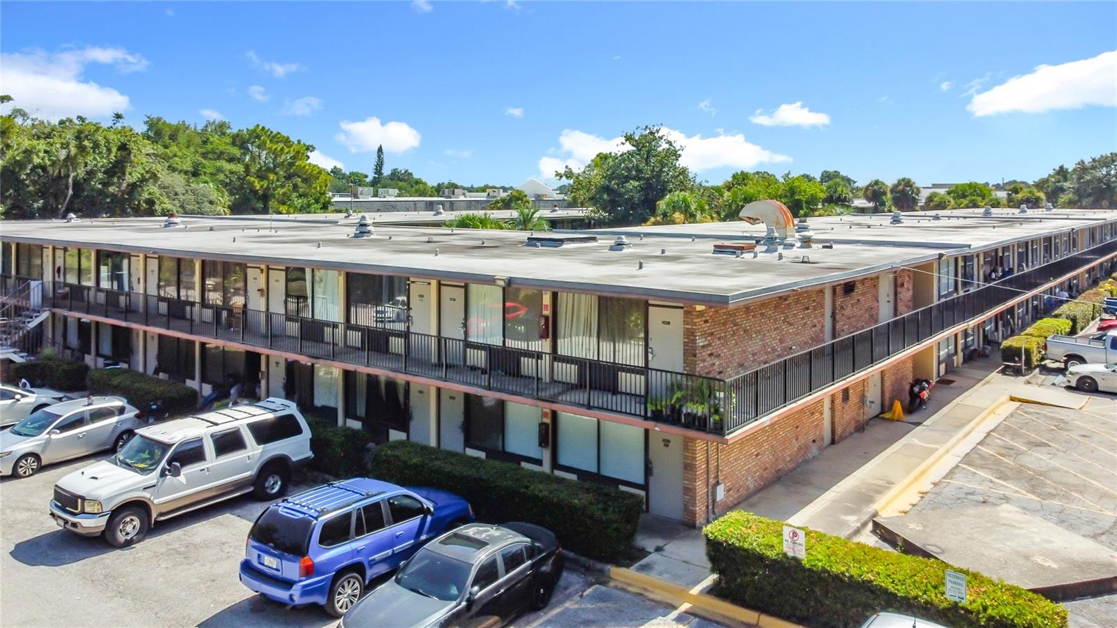 SANDLAKE COURTYARDS CONDO 5901/3515 - Residential