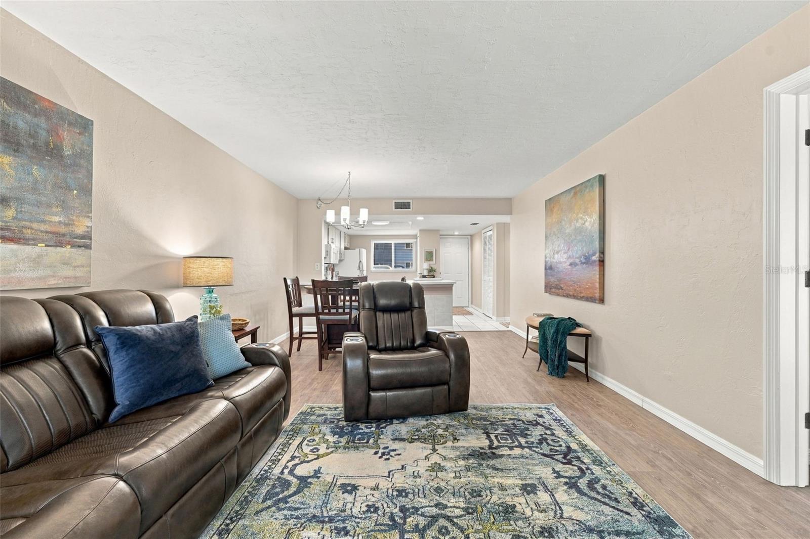 EGRET POINTE PH 03 - Residential
