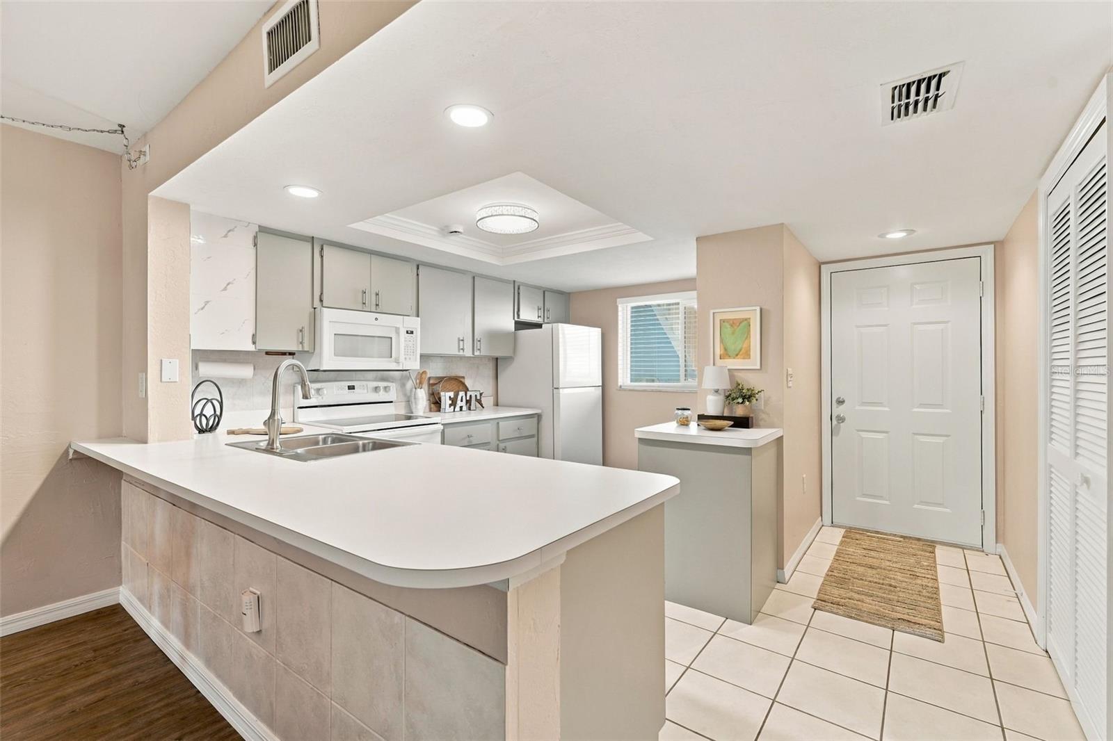 EGRET POINTE PH 03 - Residential