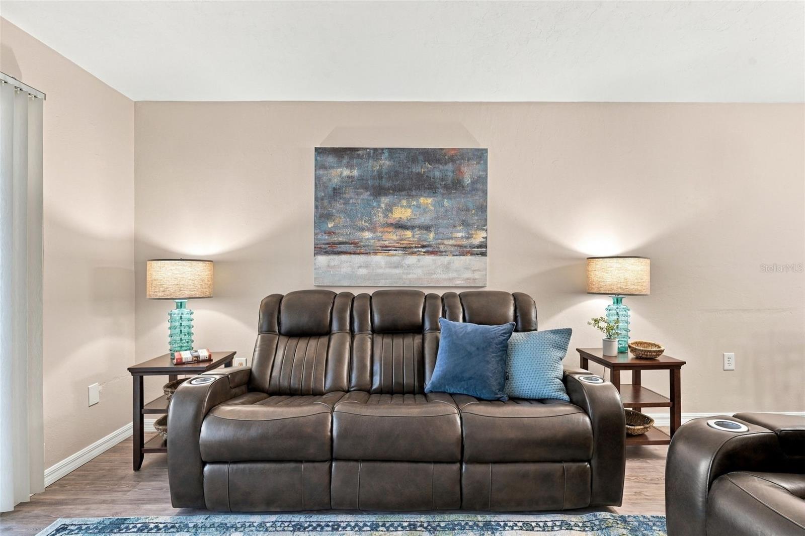 EGRET POINTE PH 03 - Residential
