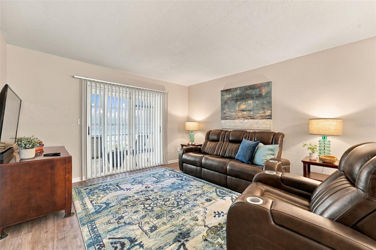 EGRET POINTE PH 03 - Residential