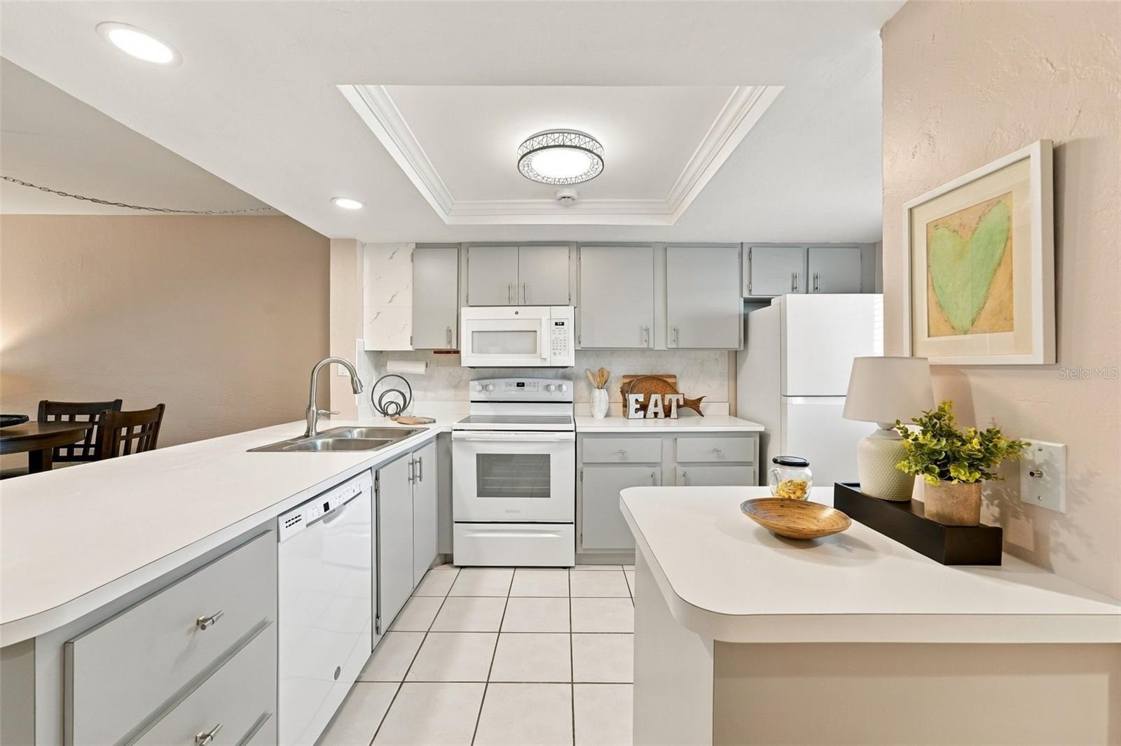 EGRET POINTE PH 03 - Residential