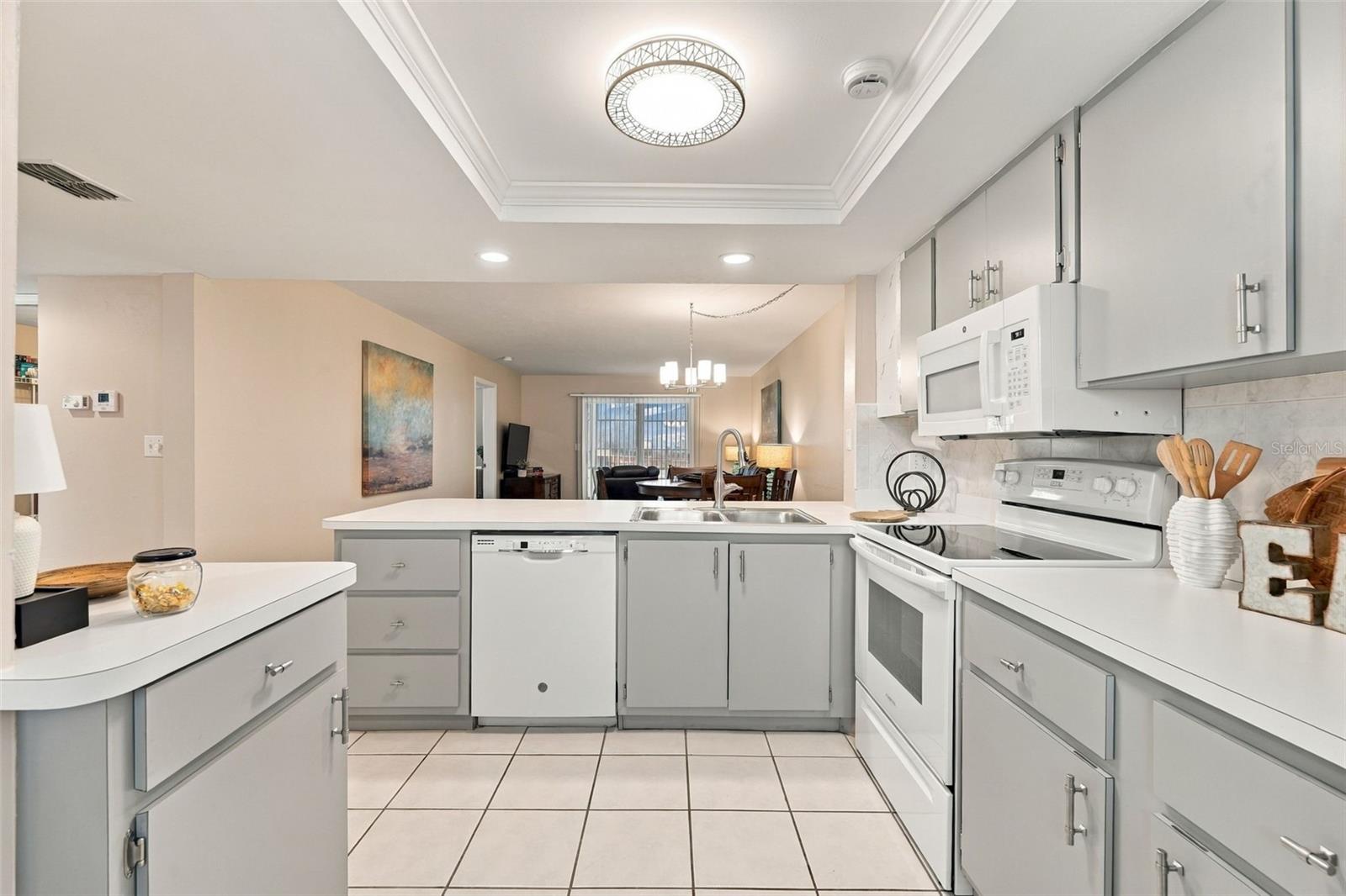 EGRET POINTE PH 03 - Residential