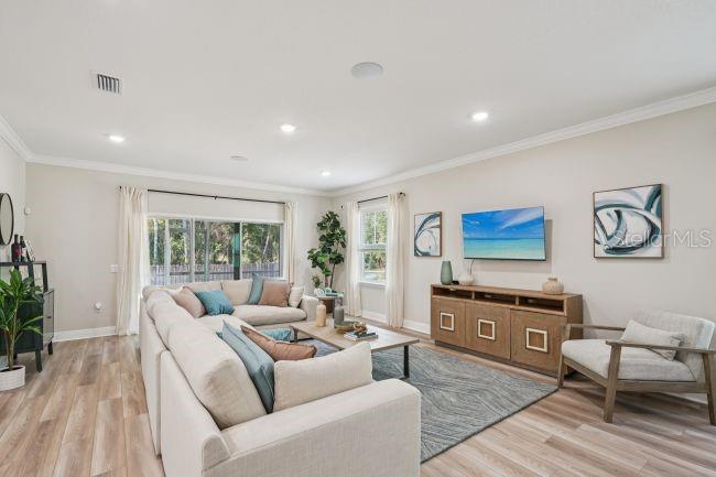 GOLDEN GATE EST - Residential