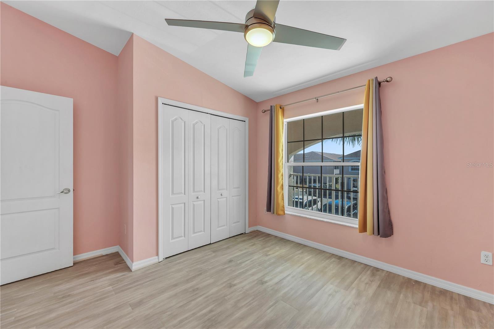CRYSTAL BAY/KINGSWAY CONDO PH - Residential
