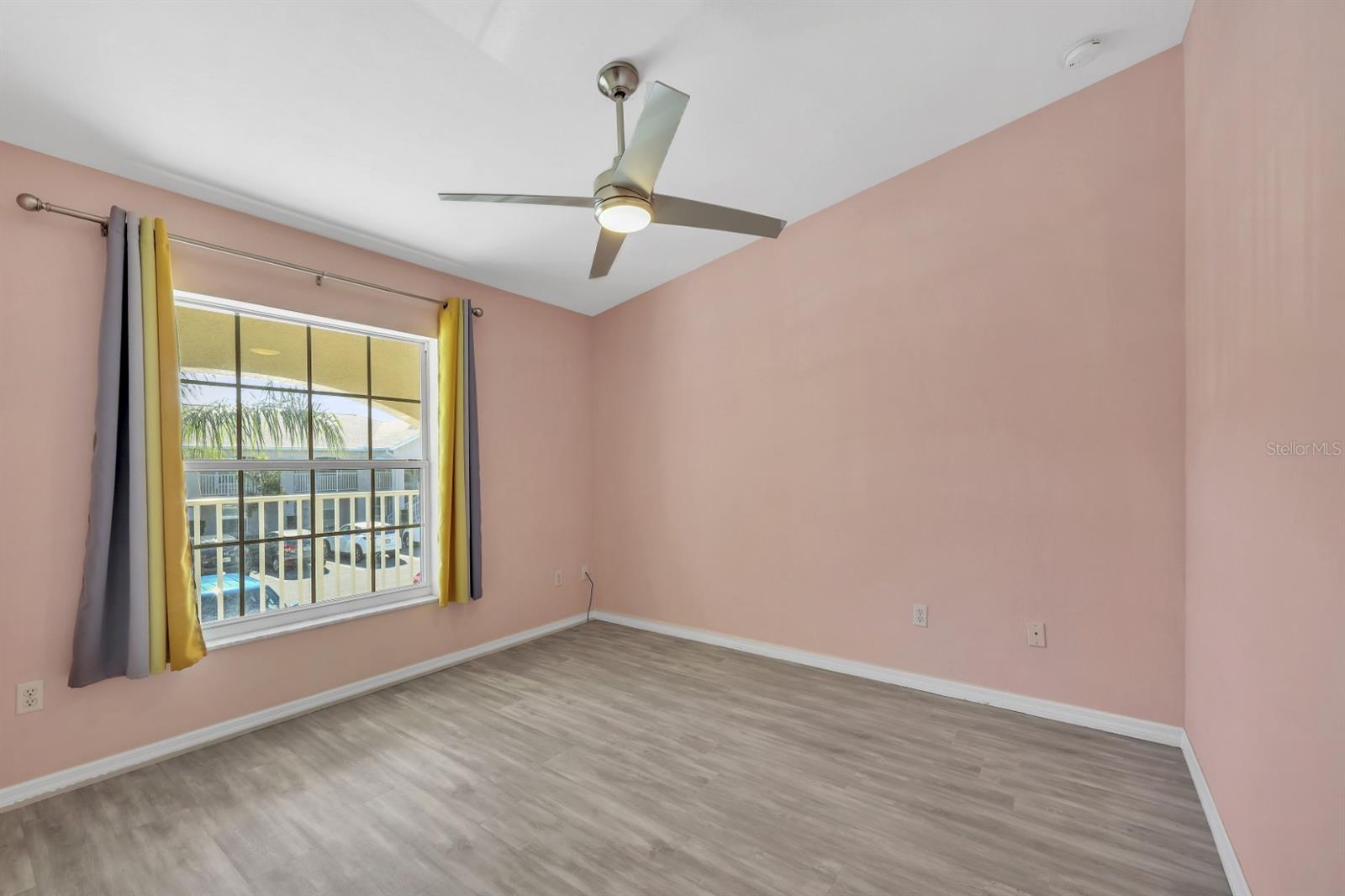 CRYSTAL BAY/KINGSWAY CONDO PH - Residential