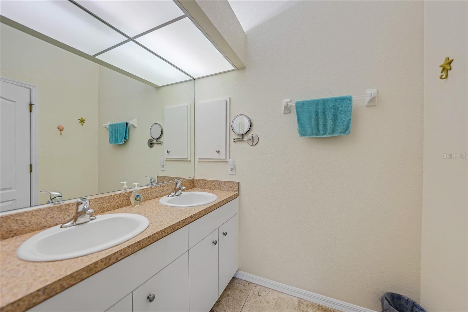 ROTONDA LAKES - Residential