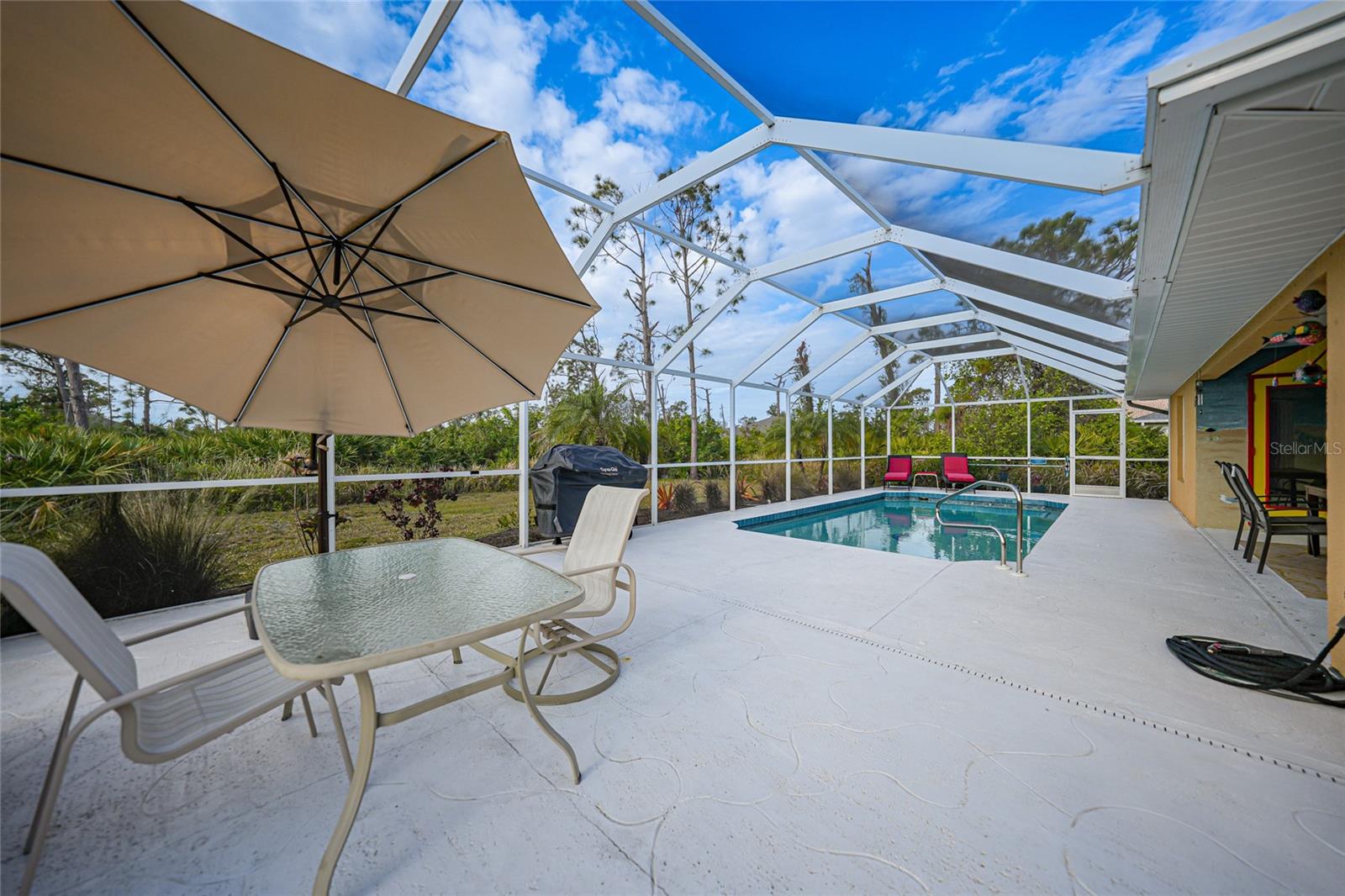 ROTONDA LAKES - Residential