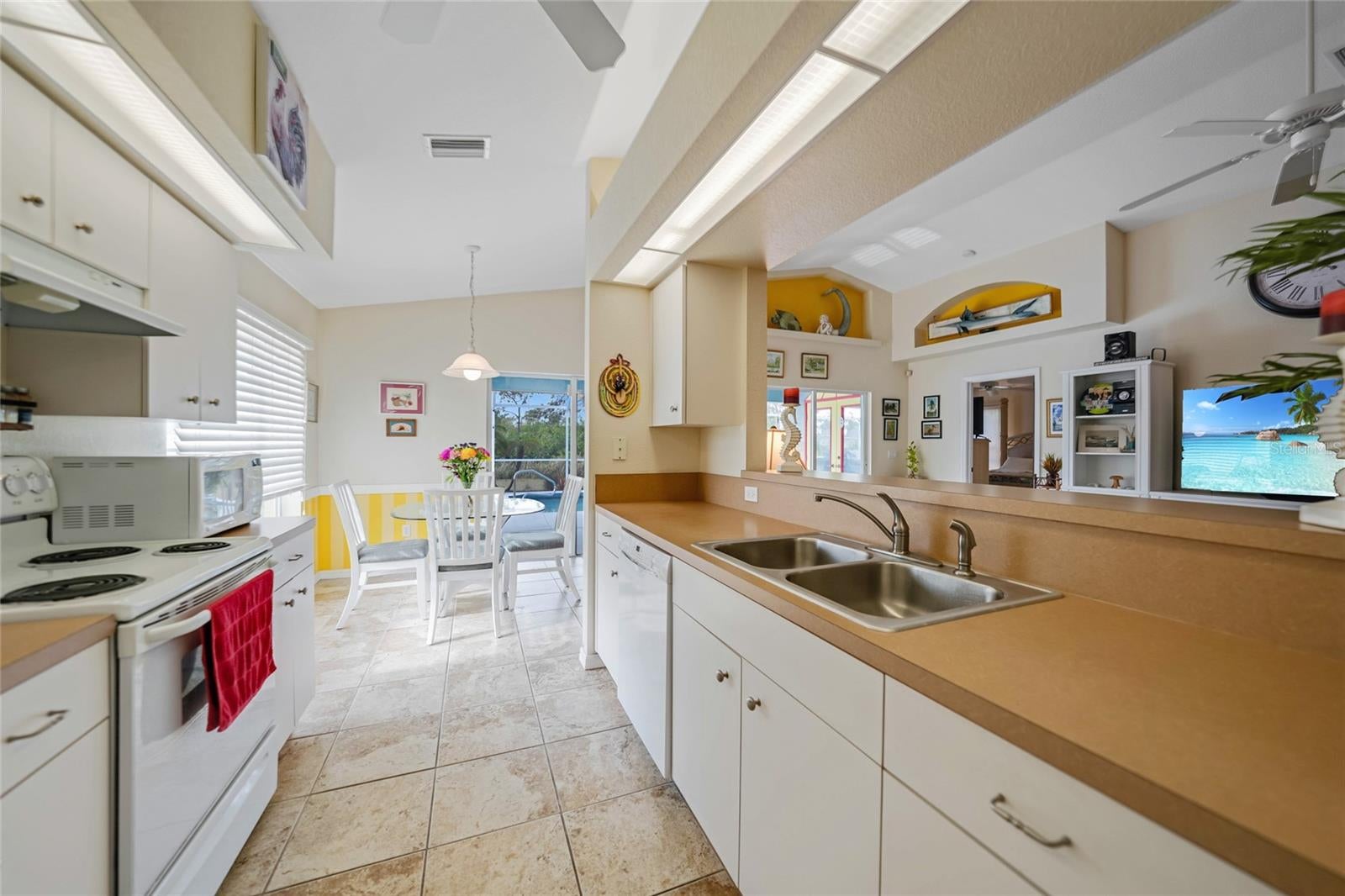 ROTONDA LAKES - Residential