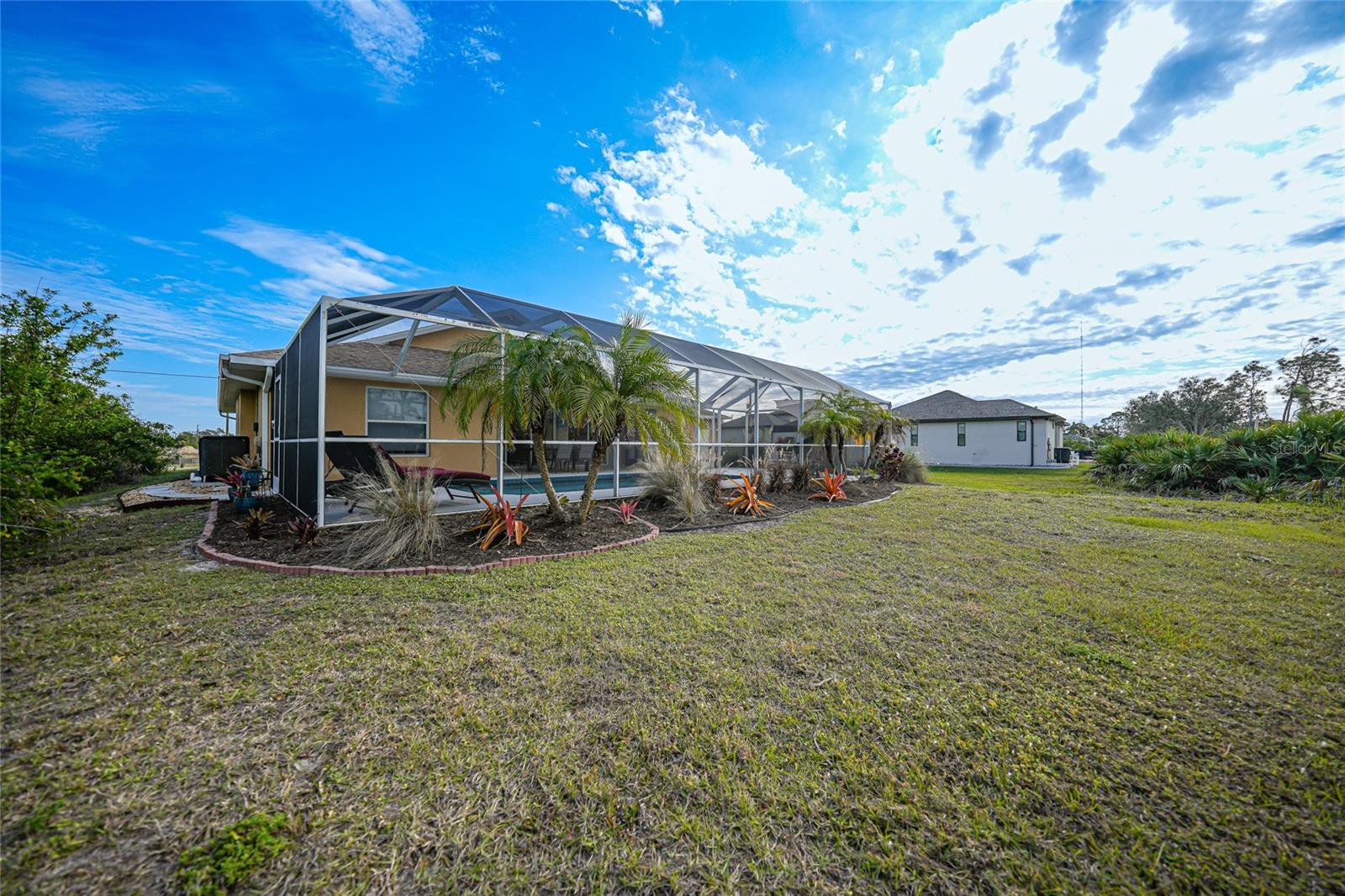 ROTONDA LAKES - Residential