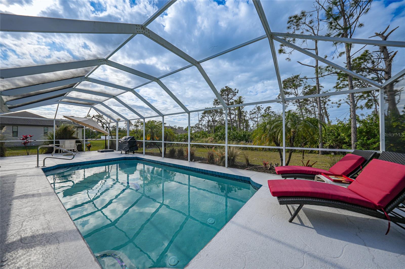 ROTONDA LAKES - Residential