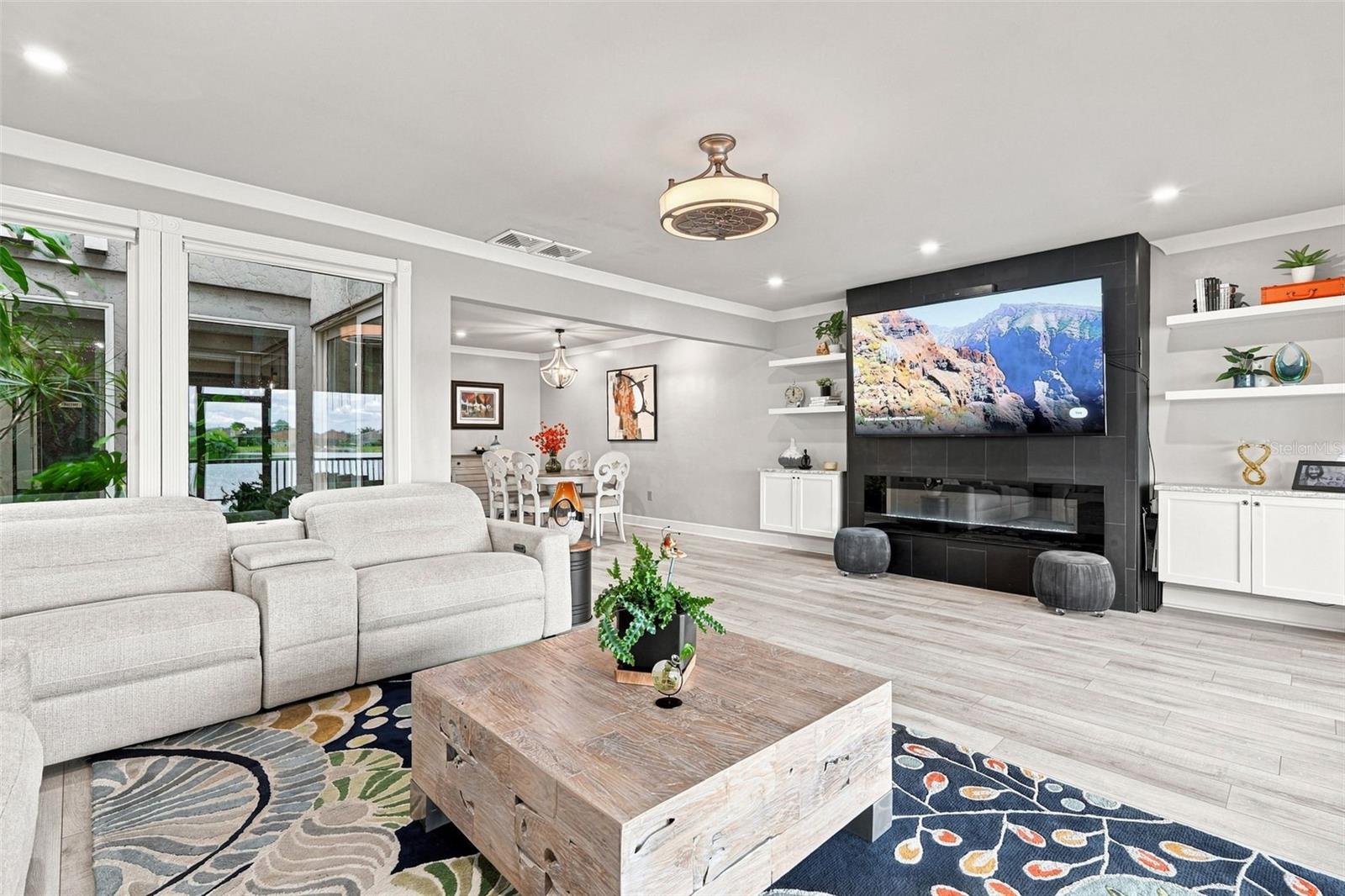 LAKE SUZY VILLAS - Residential