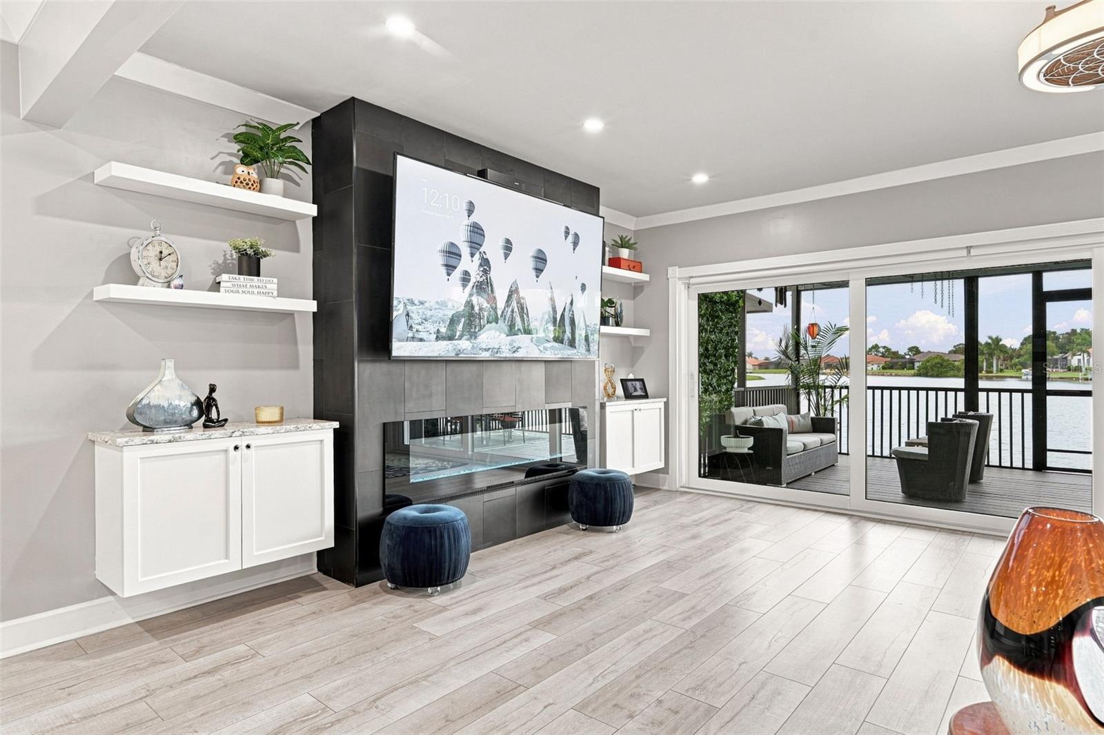 LAKE SUZY VILLAS - Residential