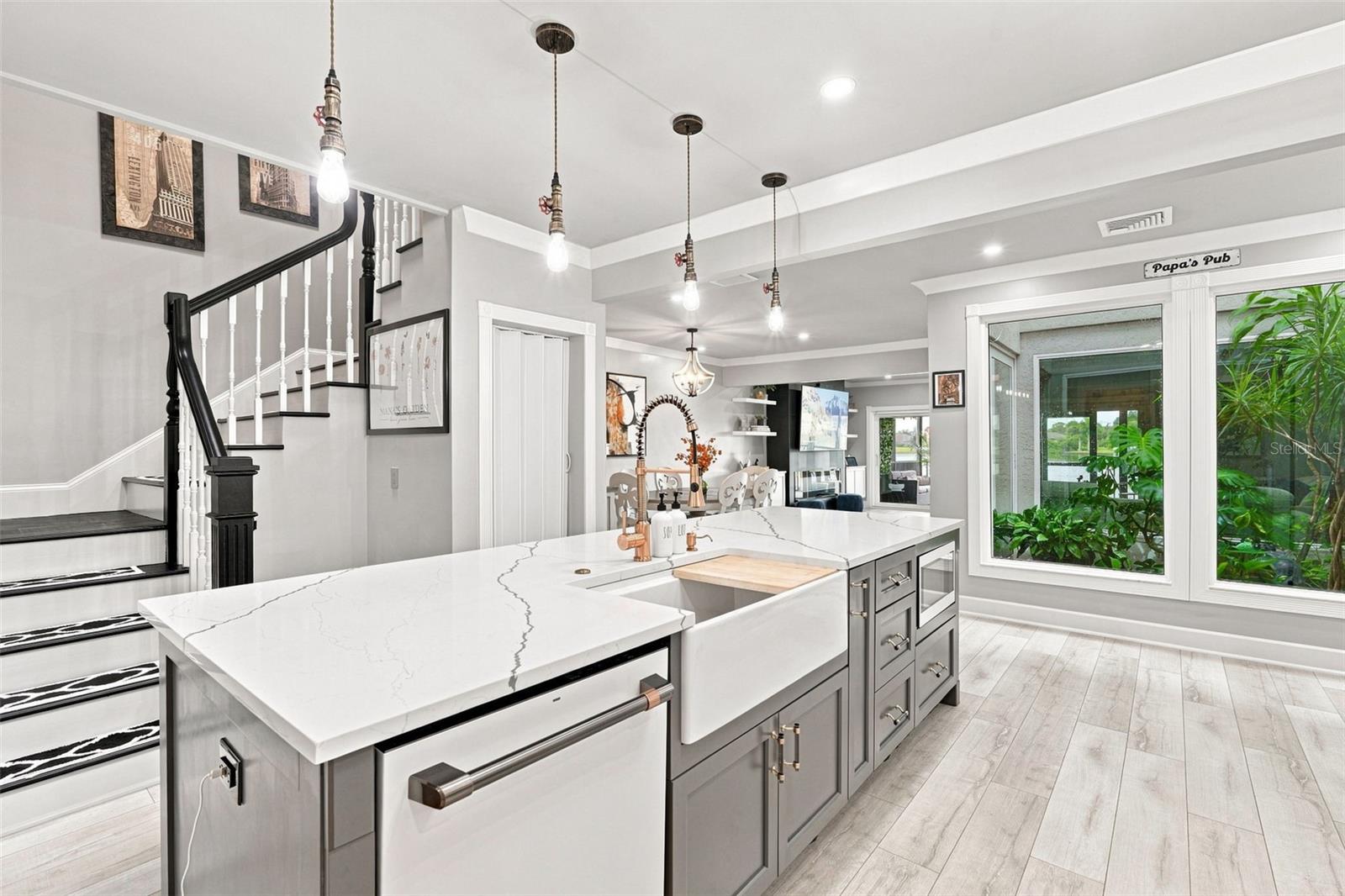 LAKE SUZY VILLAS - Residential