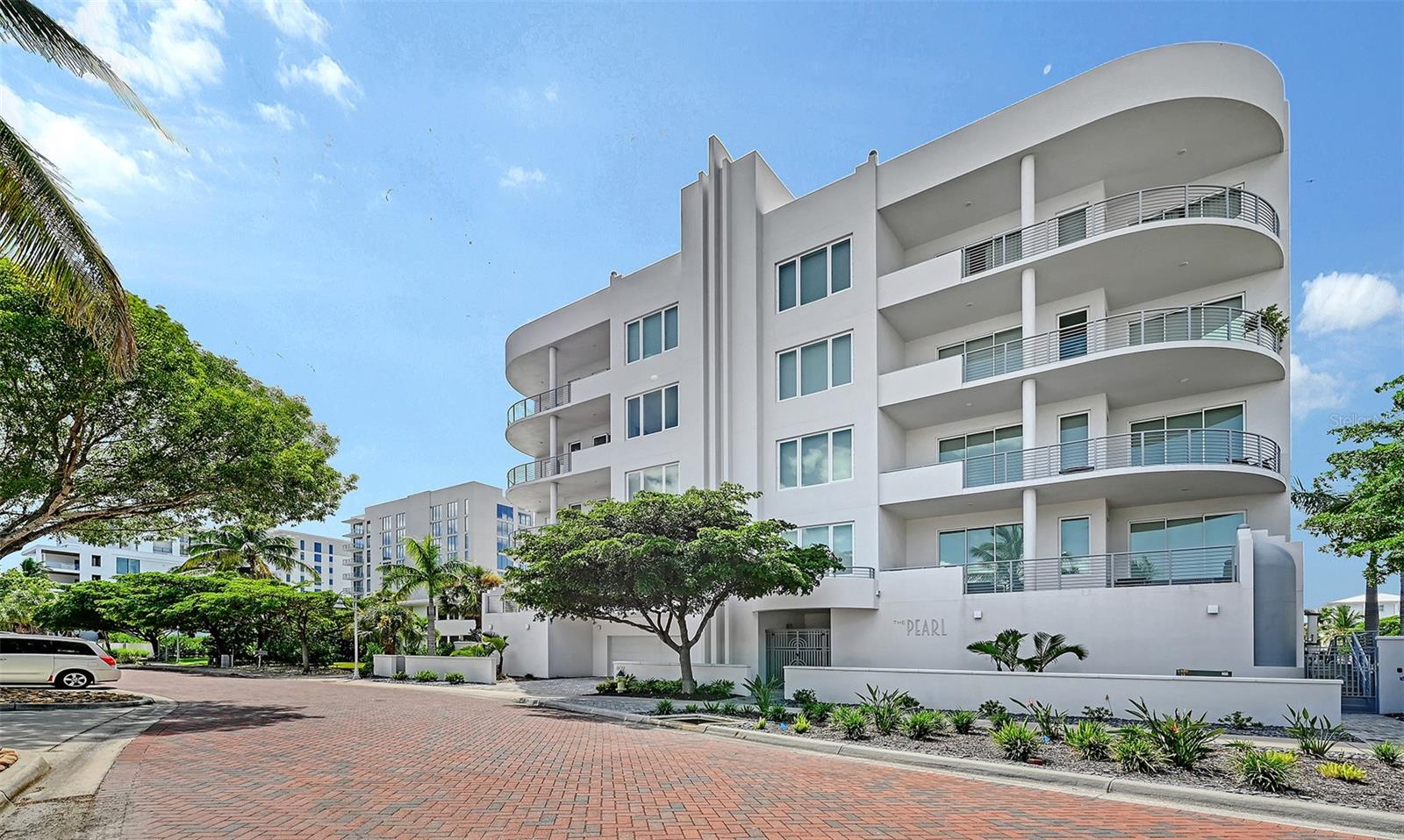 THE PEARL - Residential