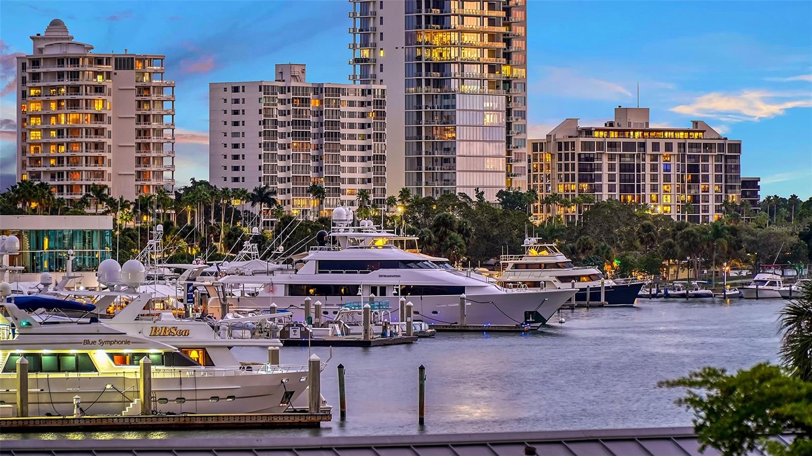 THE PEARL - Residential