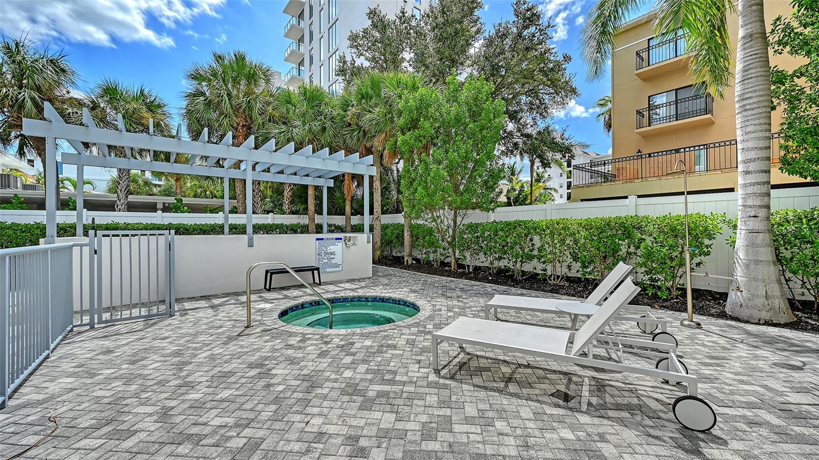 THE PEARL - Residential