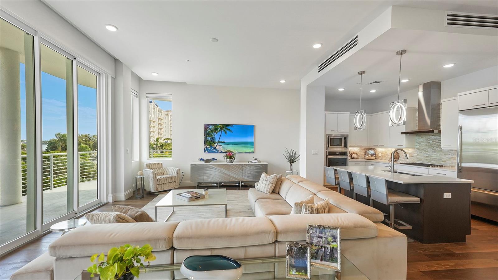 THE PEARL - Residential