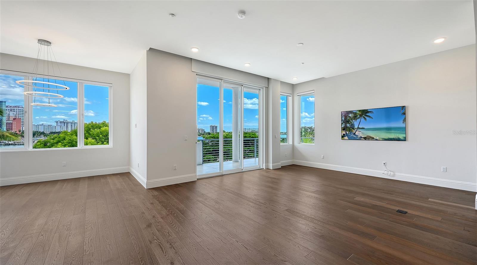 THE PEARL - Residential