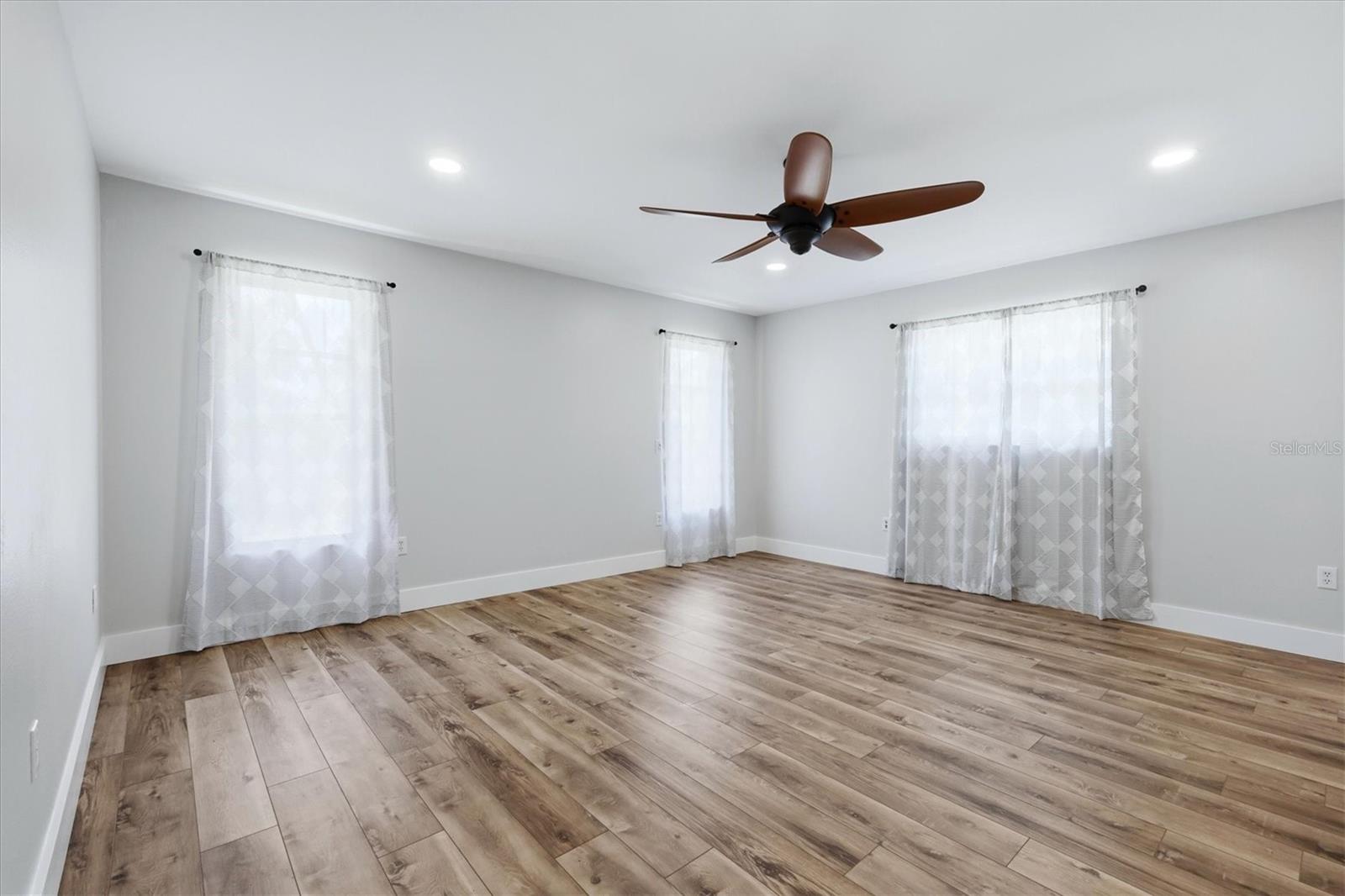 PINE GLEN WEST - Residential