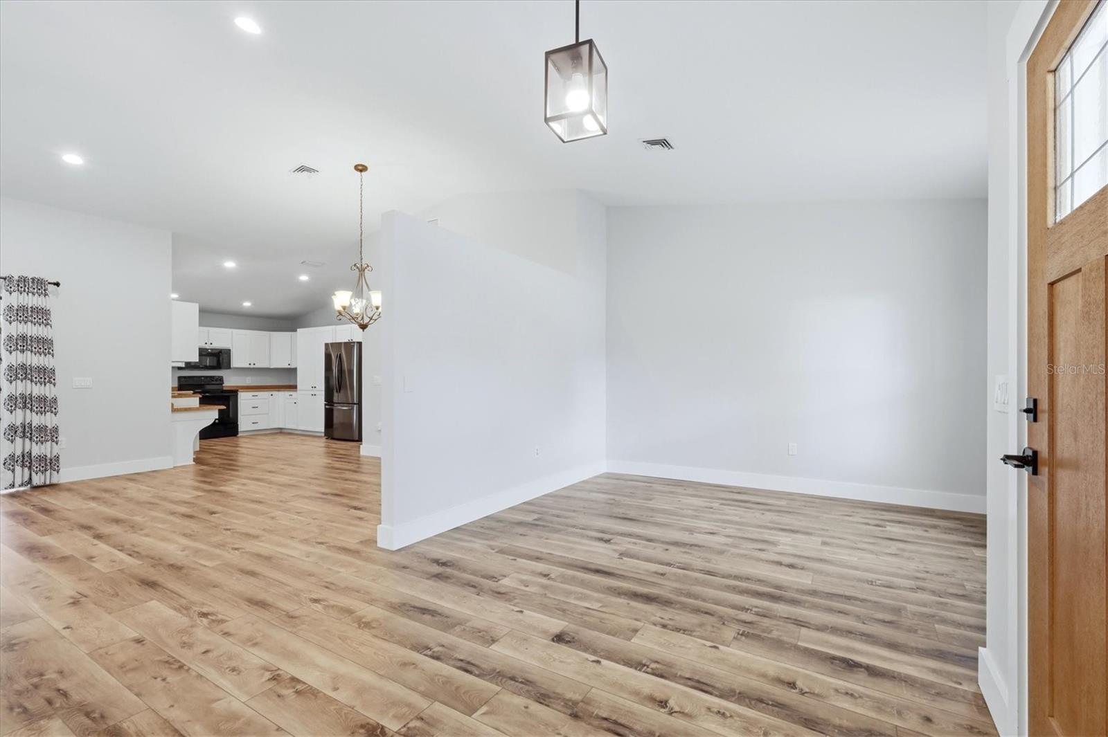 PINE GLEN WEST - Residential