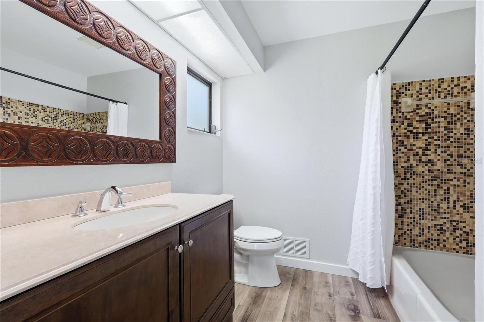 PINE GLEN WEST - Residential