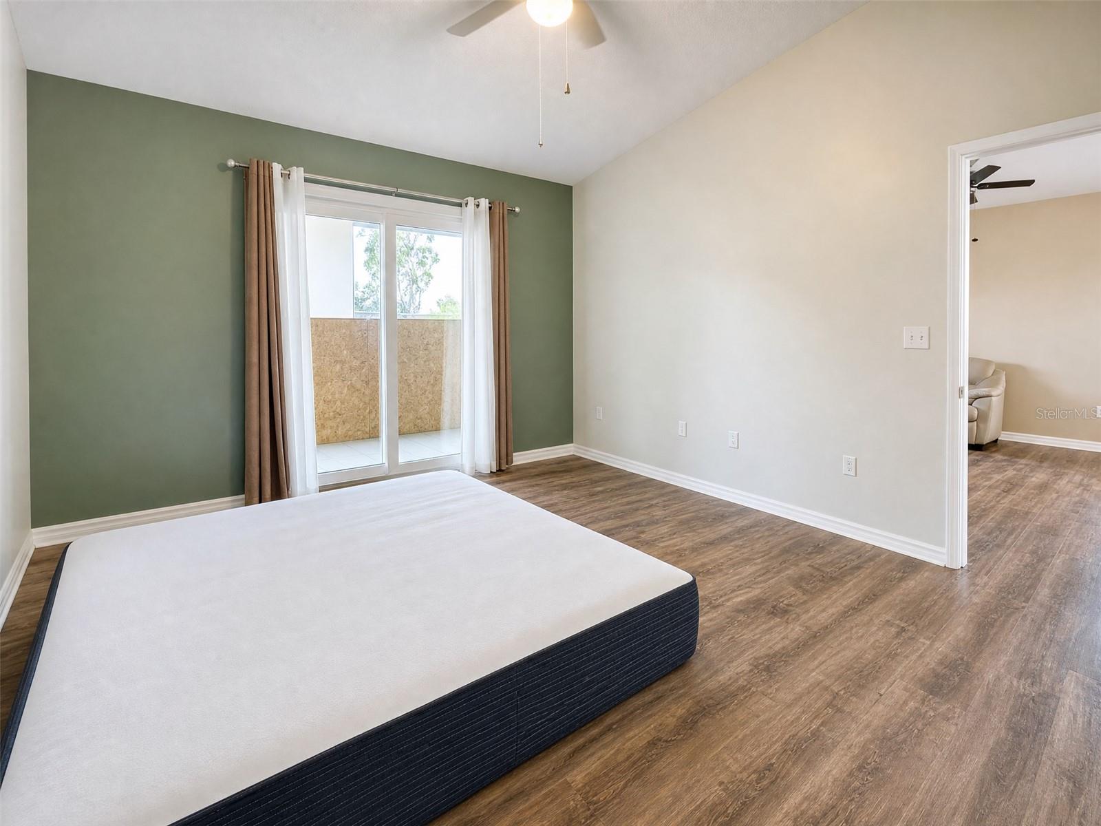 FIDDLERS GREEN 02 PH 02 BLDG 01 - Residential