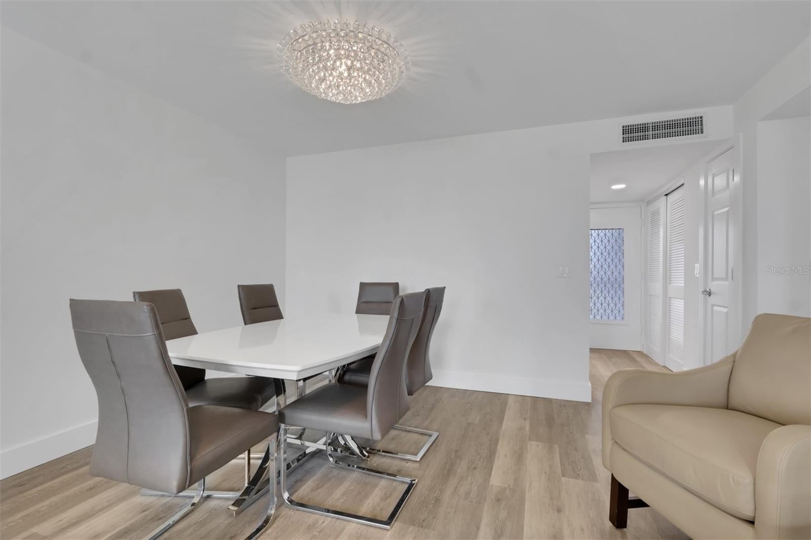 7 LAKES CONDO - Residential
