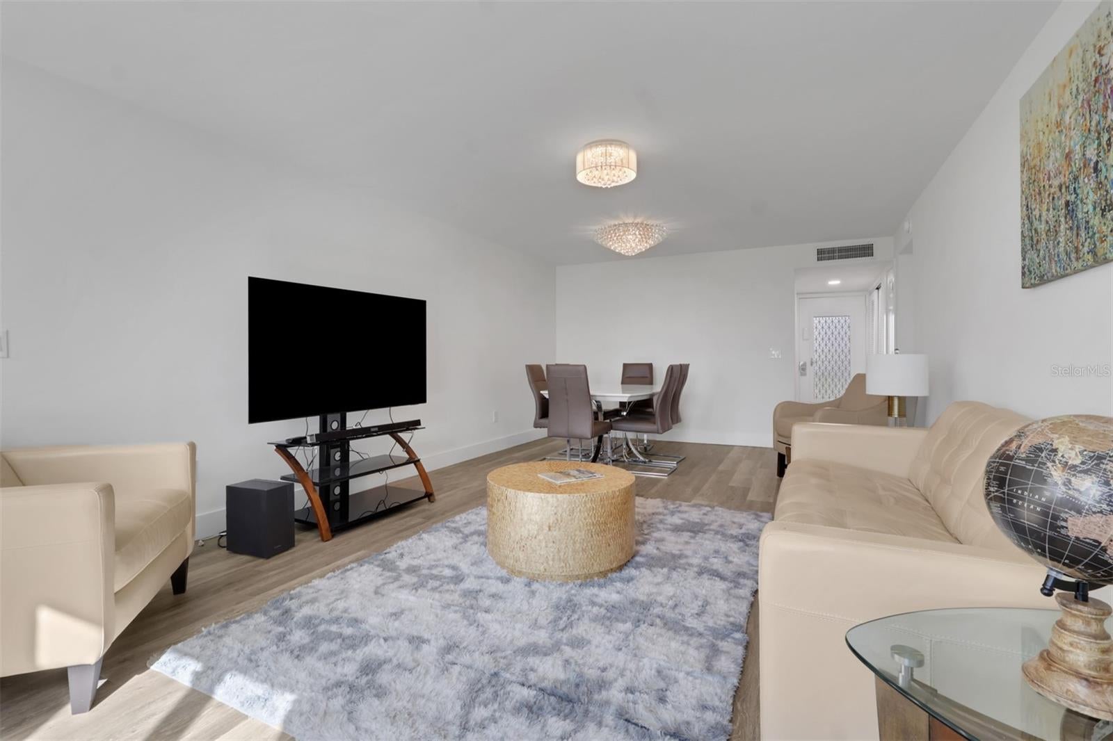 7 LAKES CONDO - Residential
