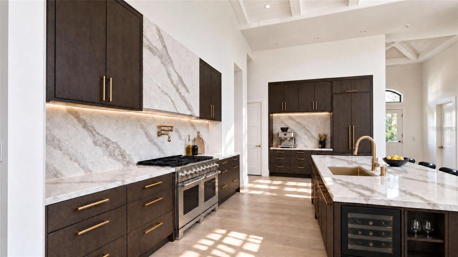 BAY ISLAND - Residential