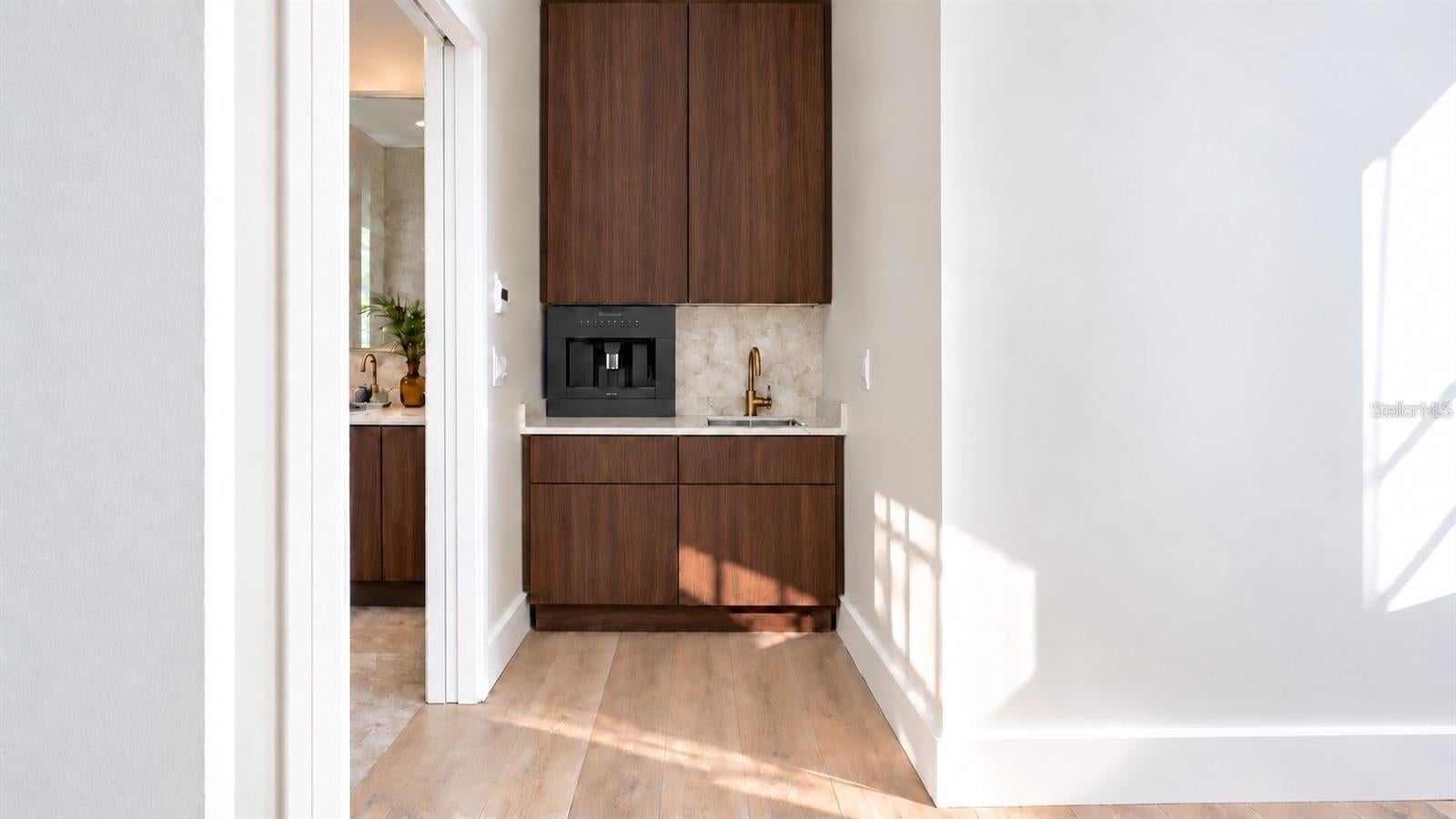 BAY ISLAND - Residential