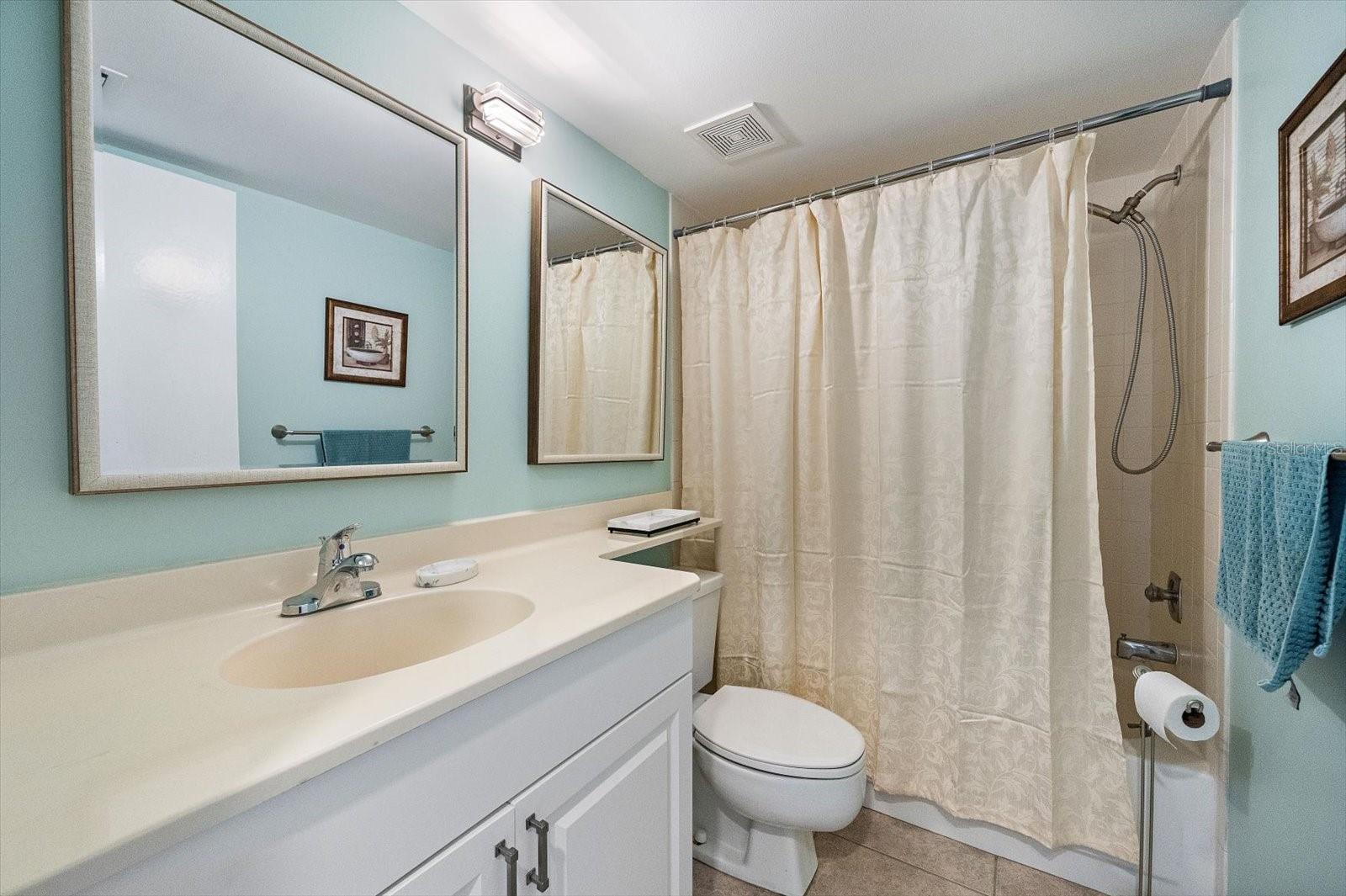 FARMINGTON VISTAS - Residential