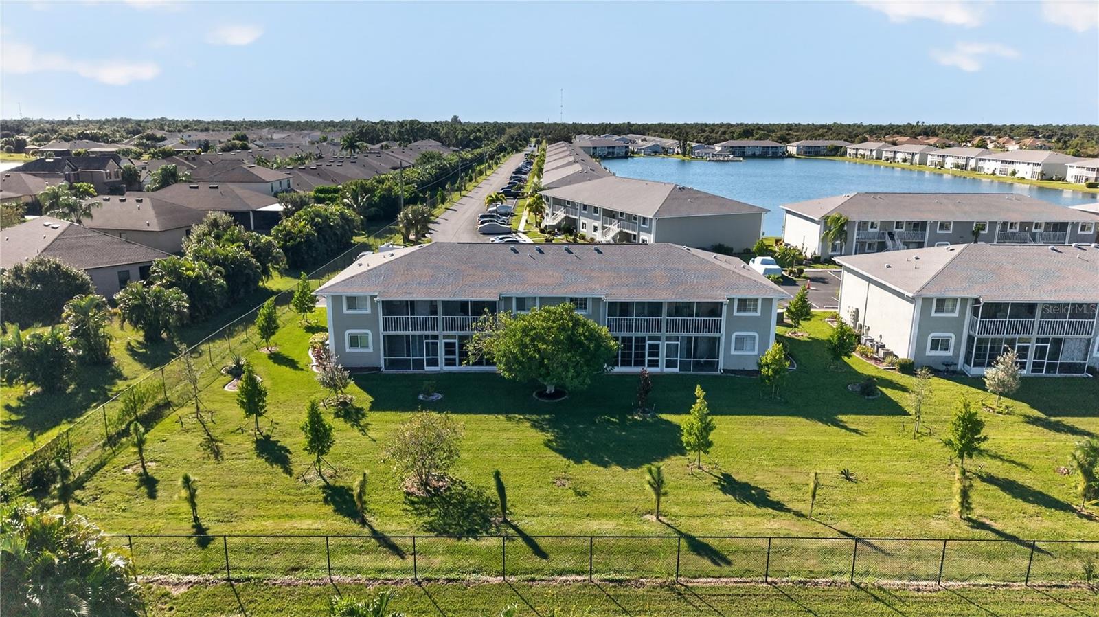 LAKES EDGE PH 02 - Residential