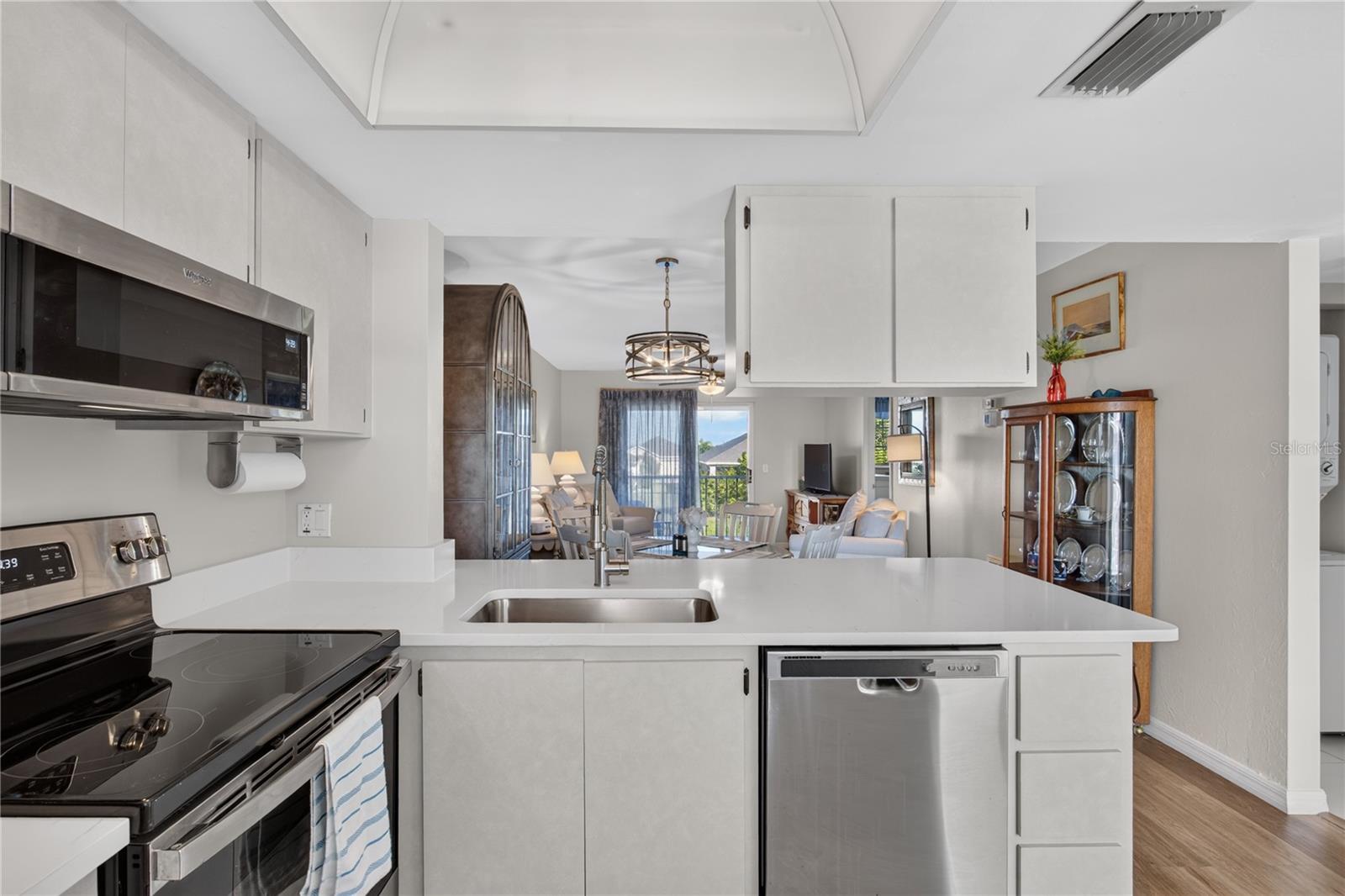 LAKES EDGE PH 02 - Residential