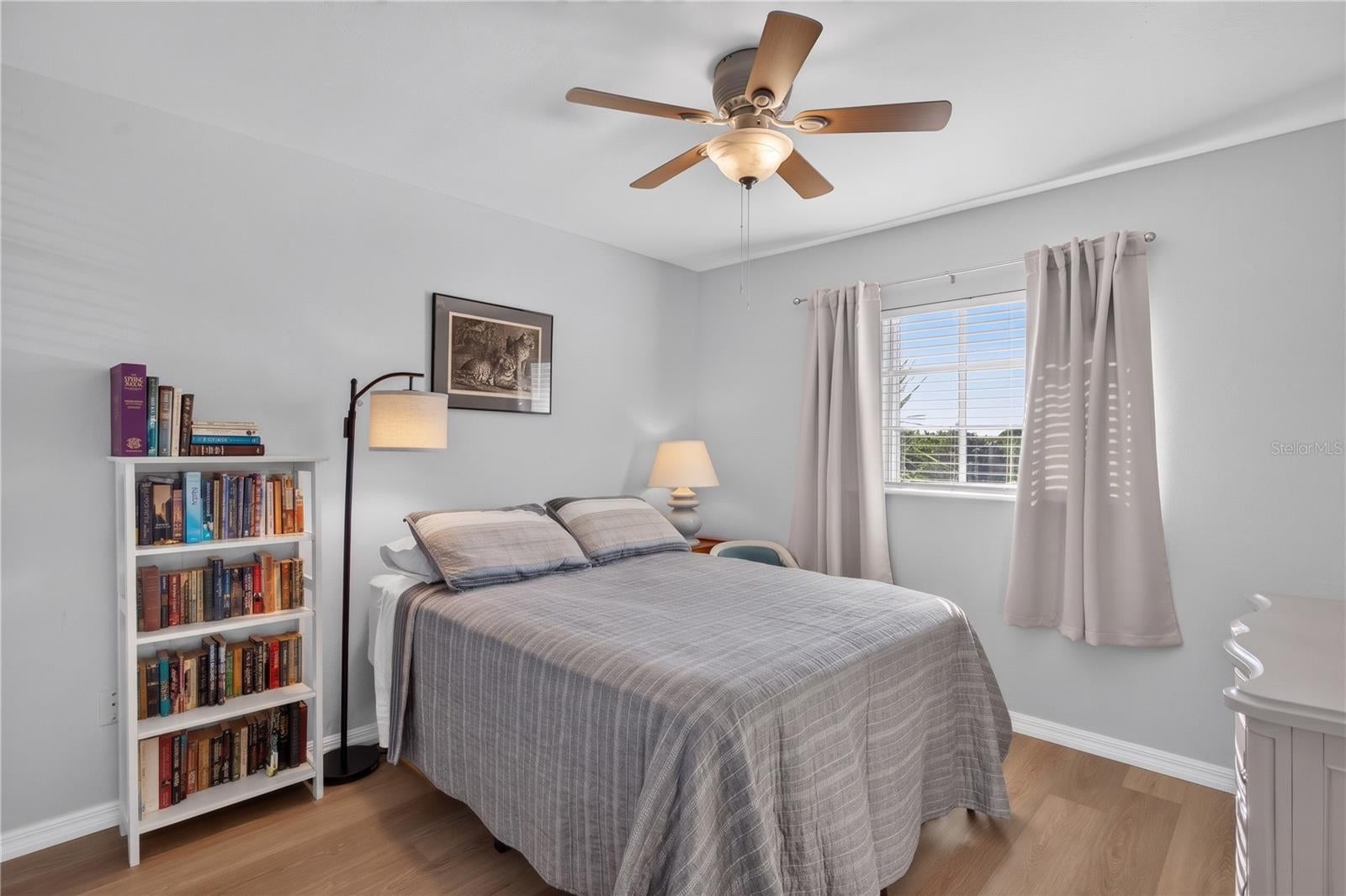 LAKES EDGE PH 02 - Residential