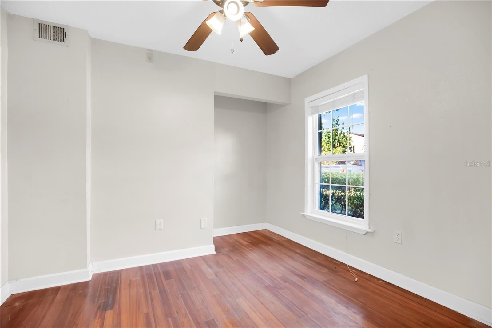 MIRIADA CONDO - Residential