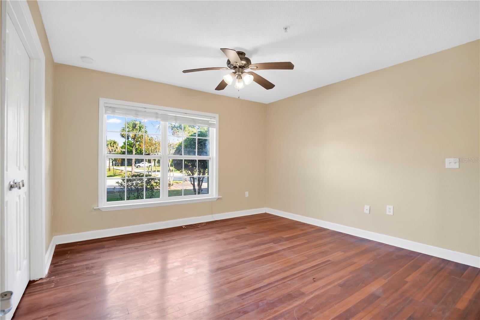 MIRIADA CONDO - Residential