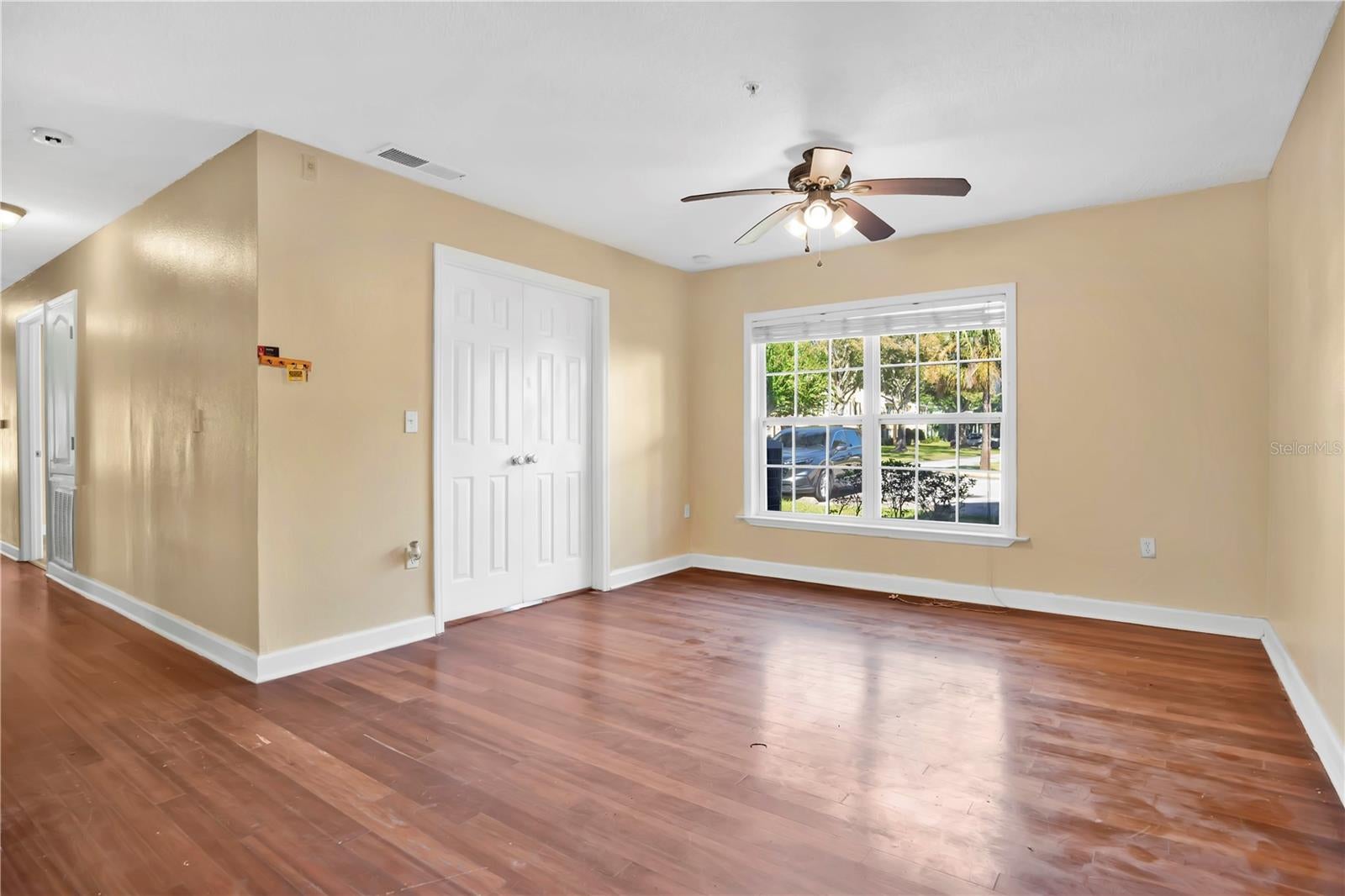 MIRIADA CONDO - Residential