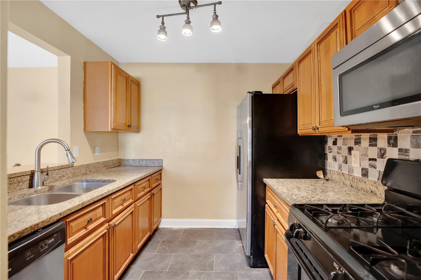 MIRIADA CONDO - Residential