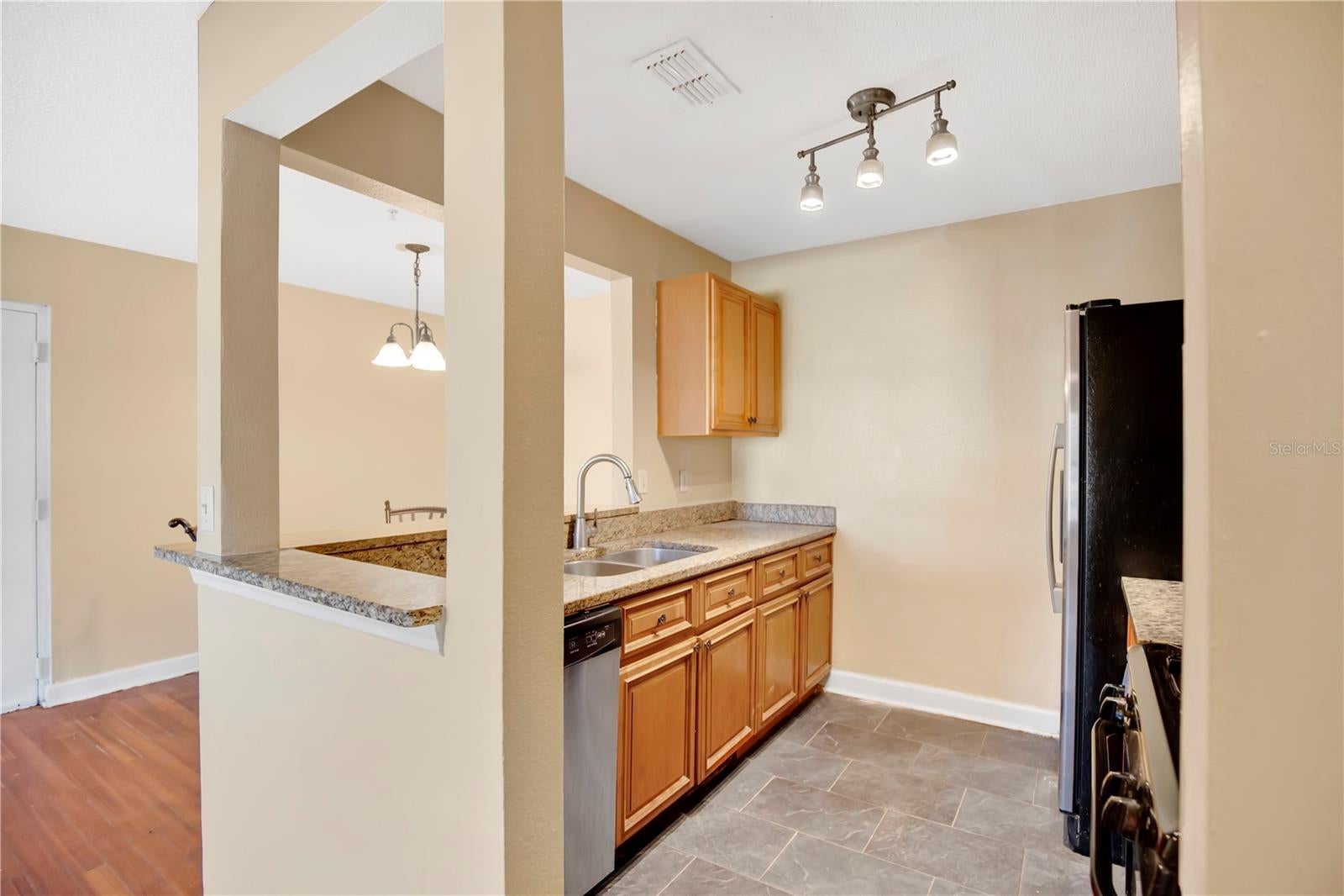 MIRIADA CONDO - Residential