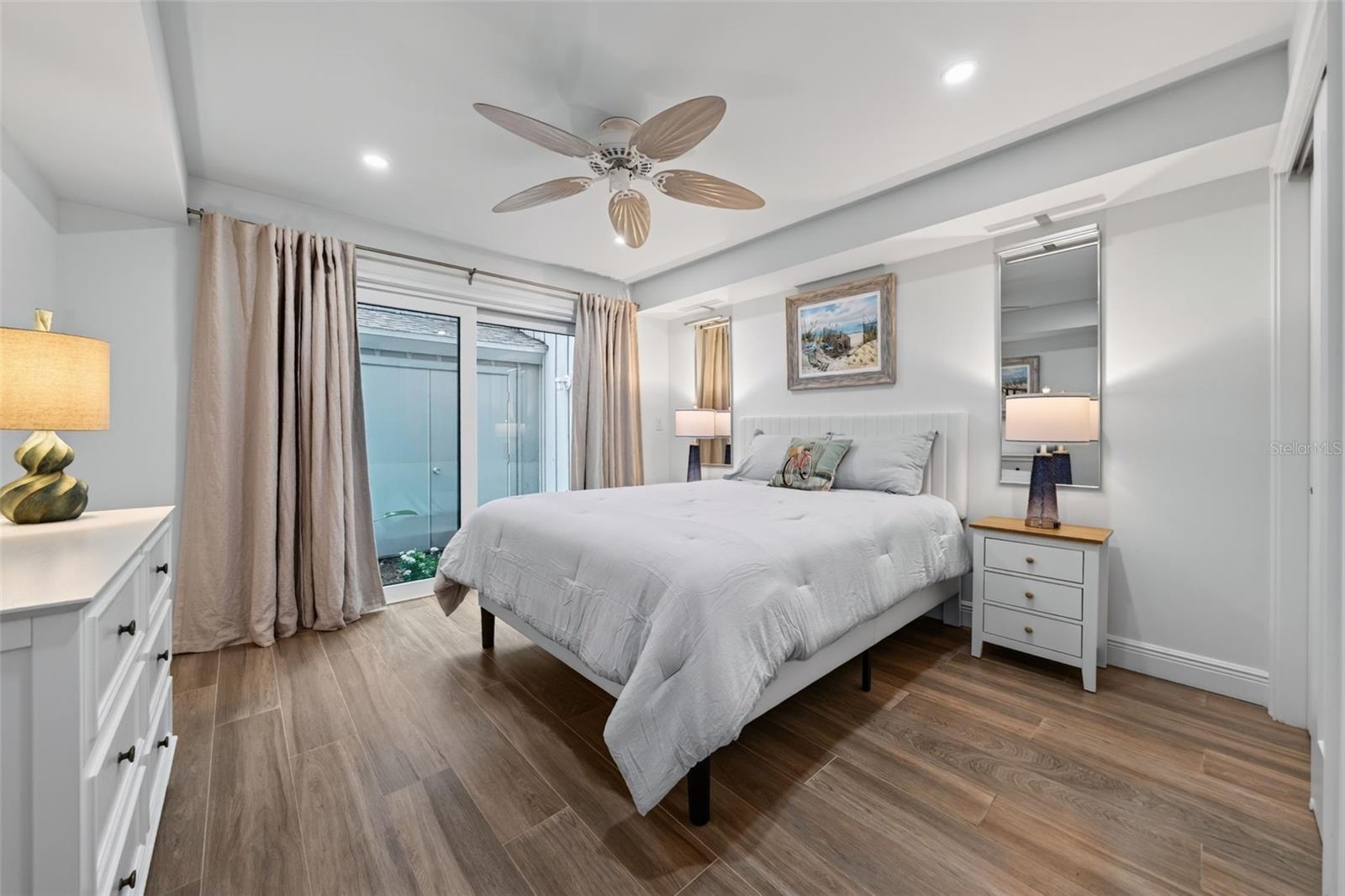 HARBOUR TOWNE - Residential