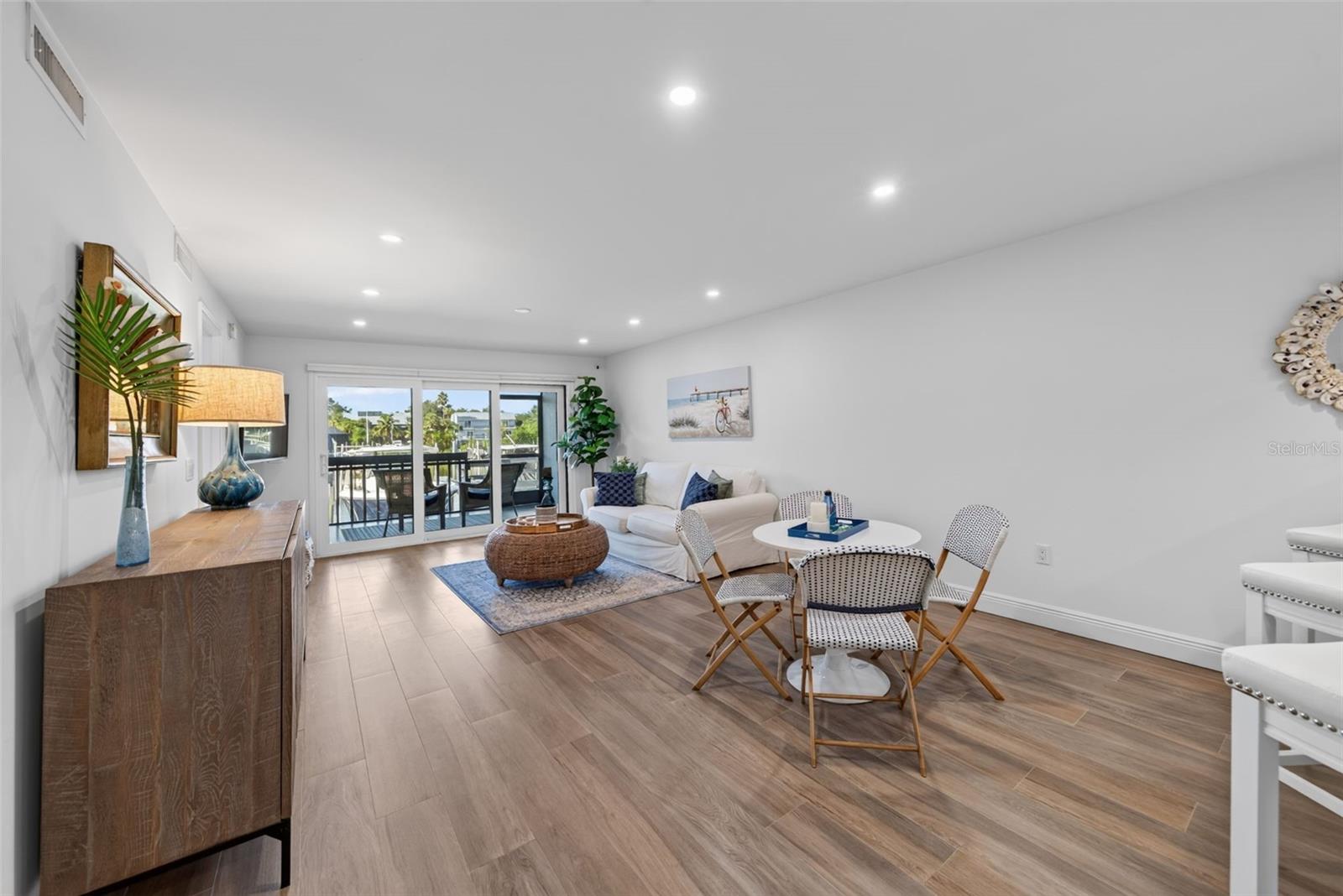 HARBOUR TOWNE - Residential
