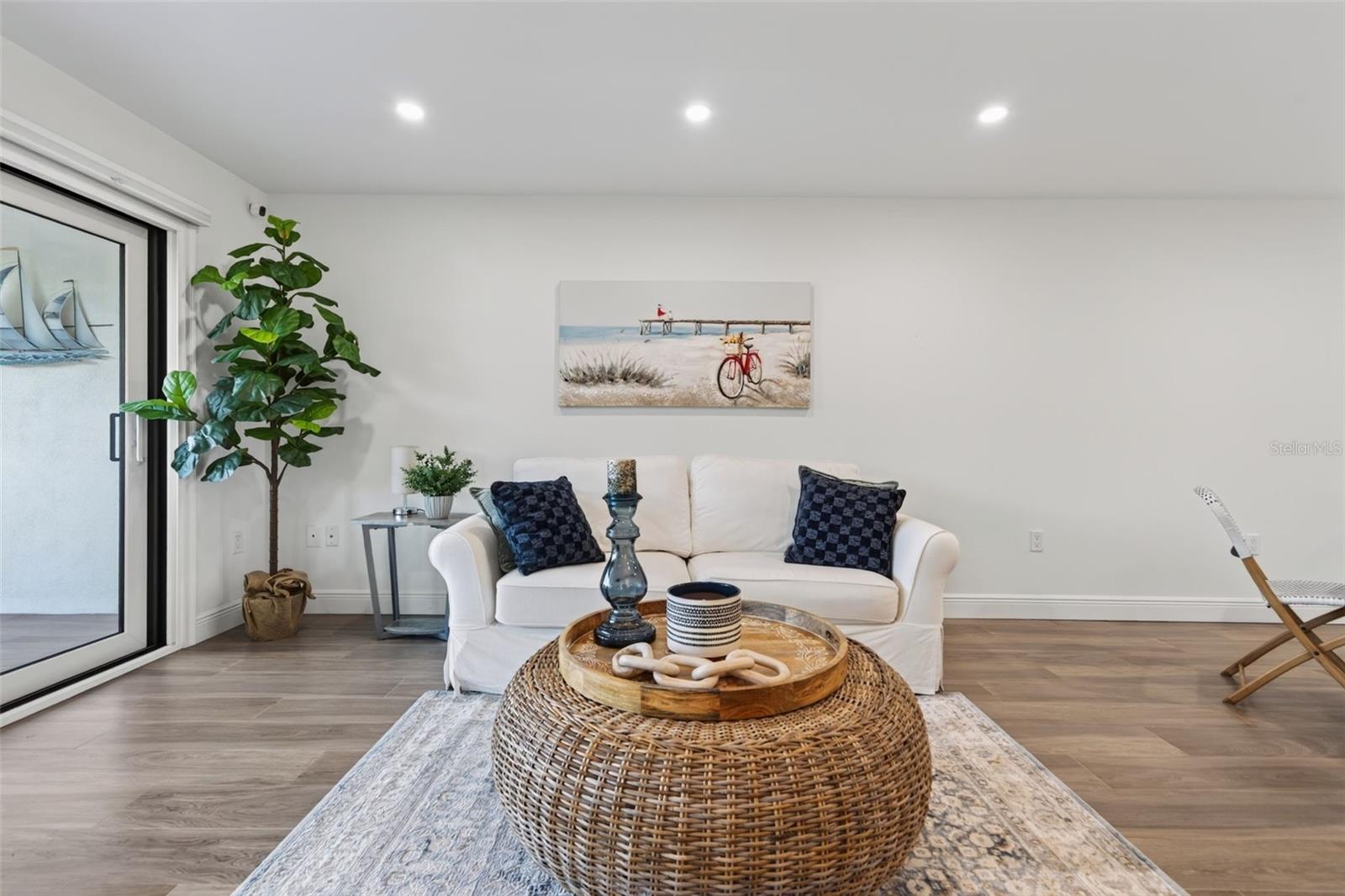 HARBOUR TOWNE - Residential