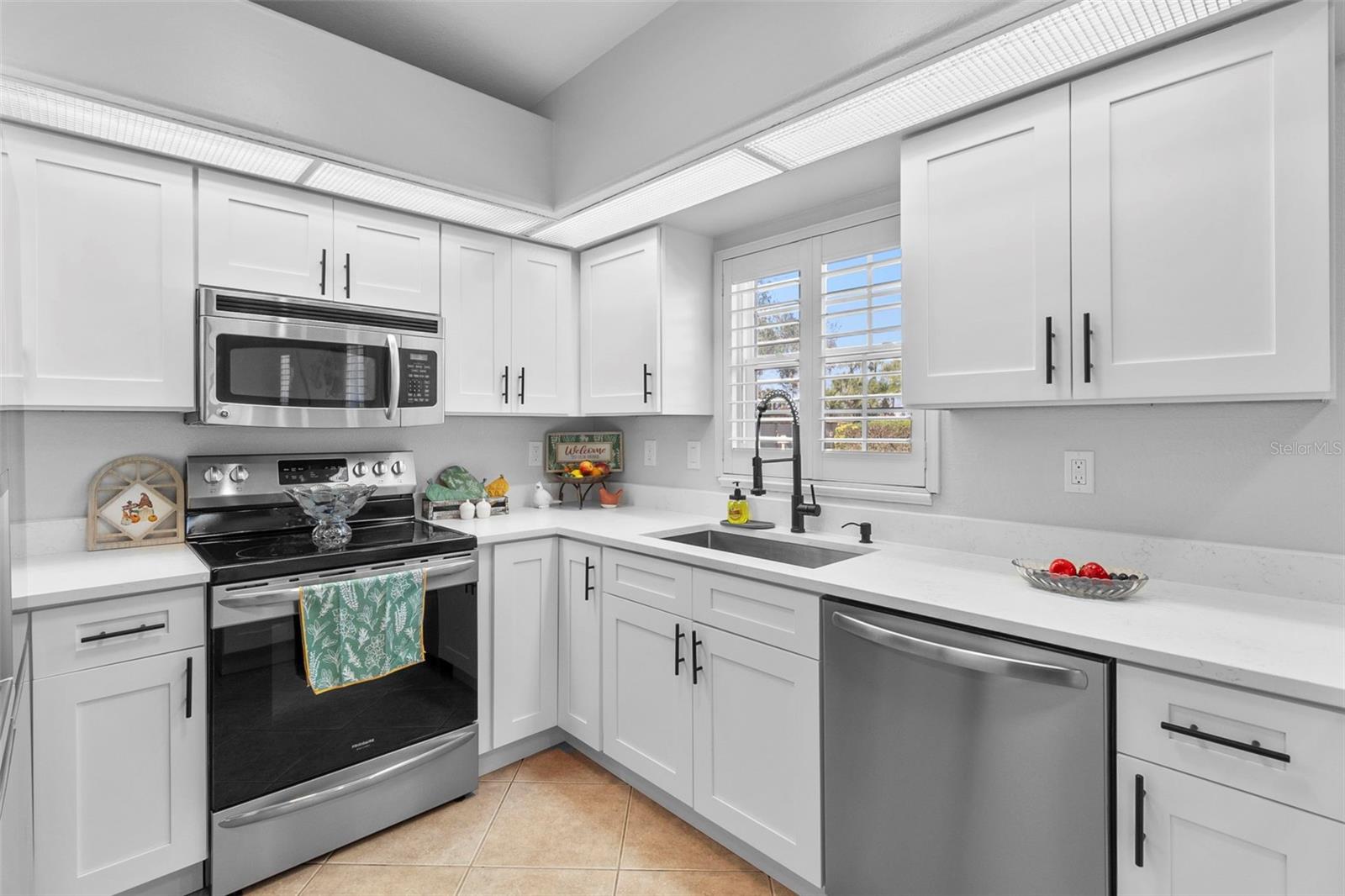 LAKE SUZY VILLAS - Residential
