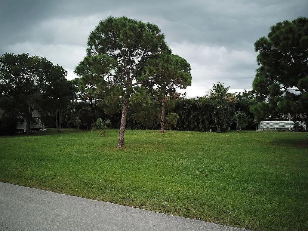 CAPTAINS COVE - Land